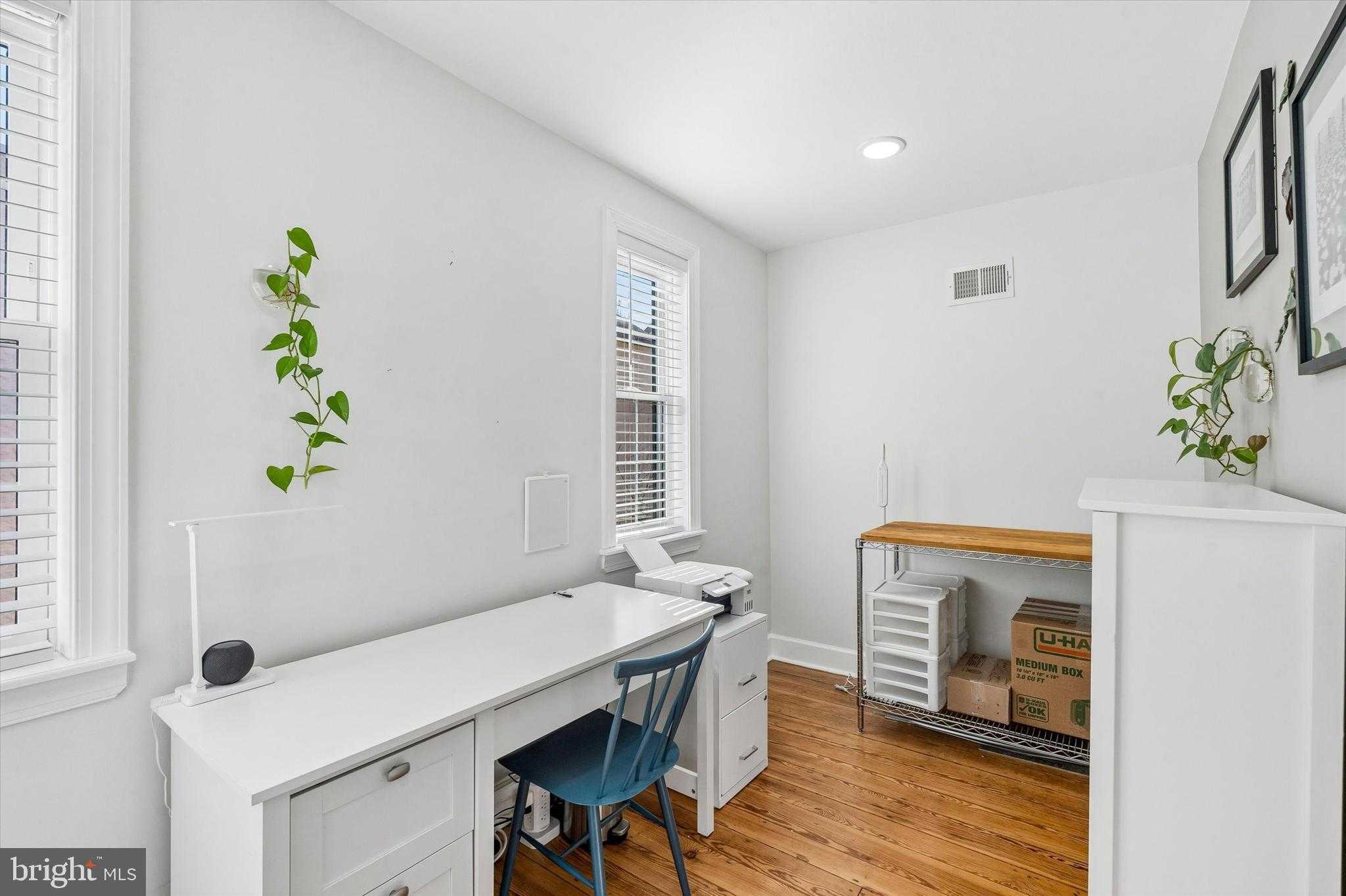 2047 Waverly St photo 22