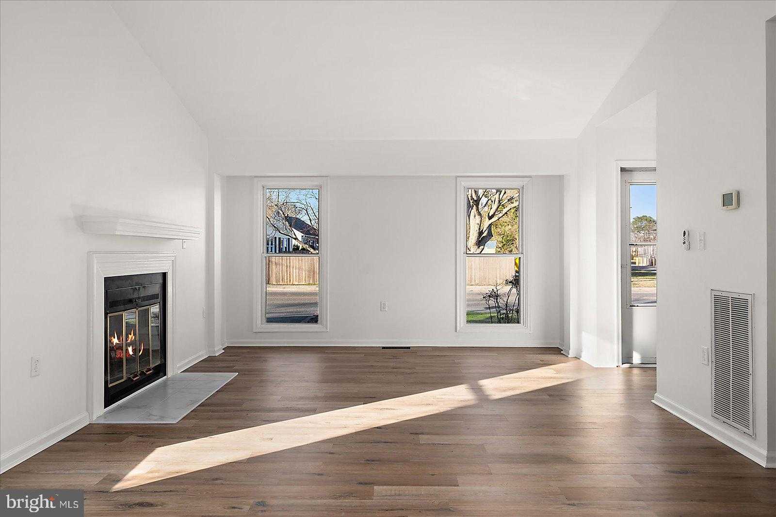 302 Franklin Ave photo 8