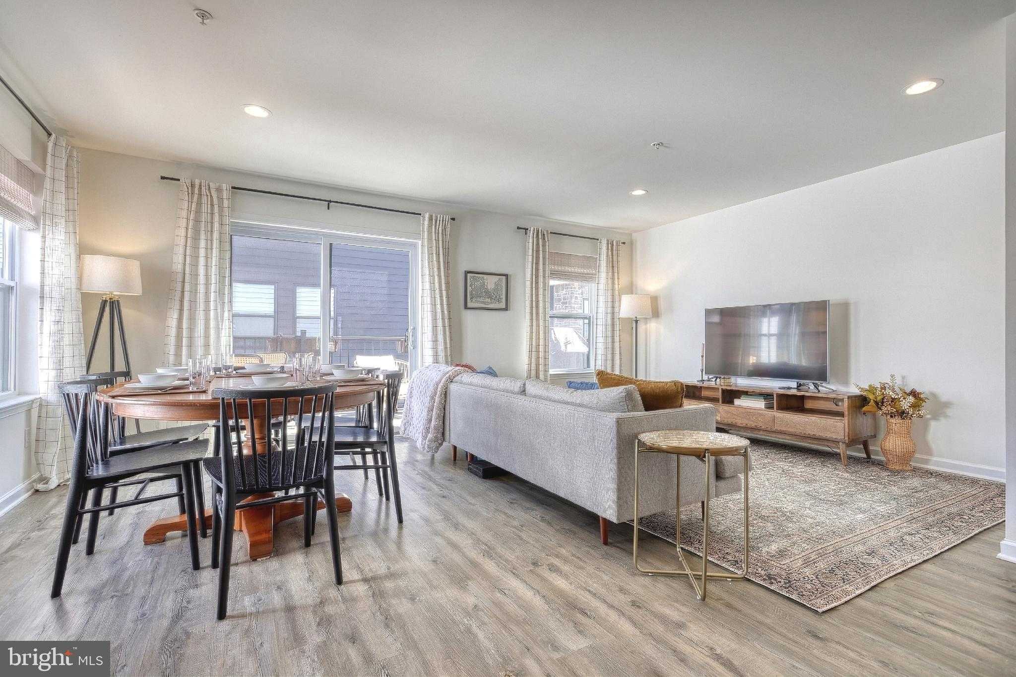 125 High Pointe Dr # UT-12 photo 3