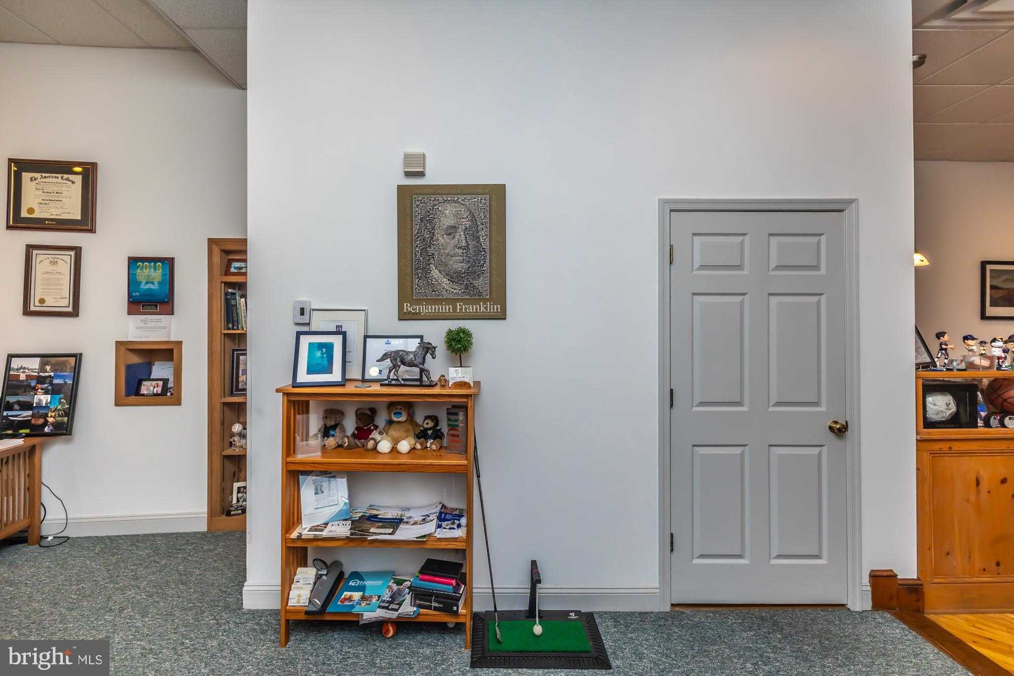 107 W State St photo 13