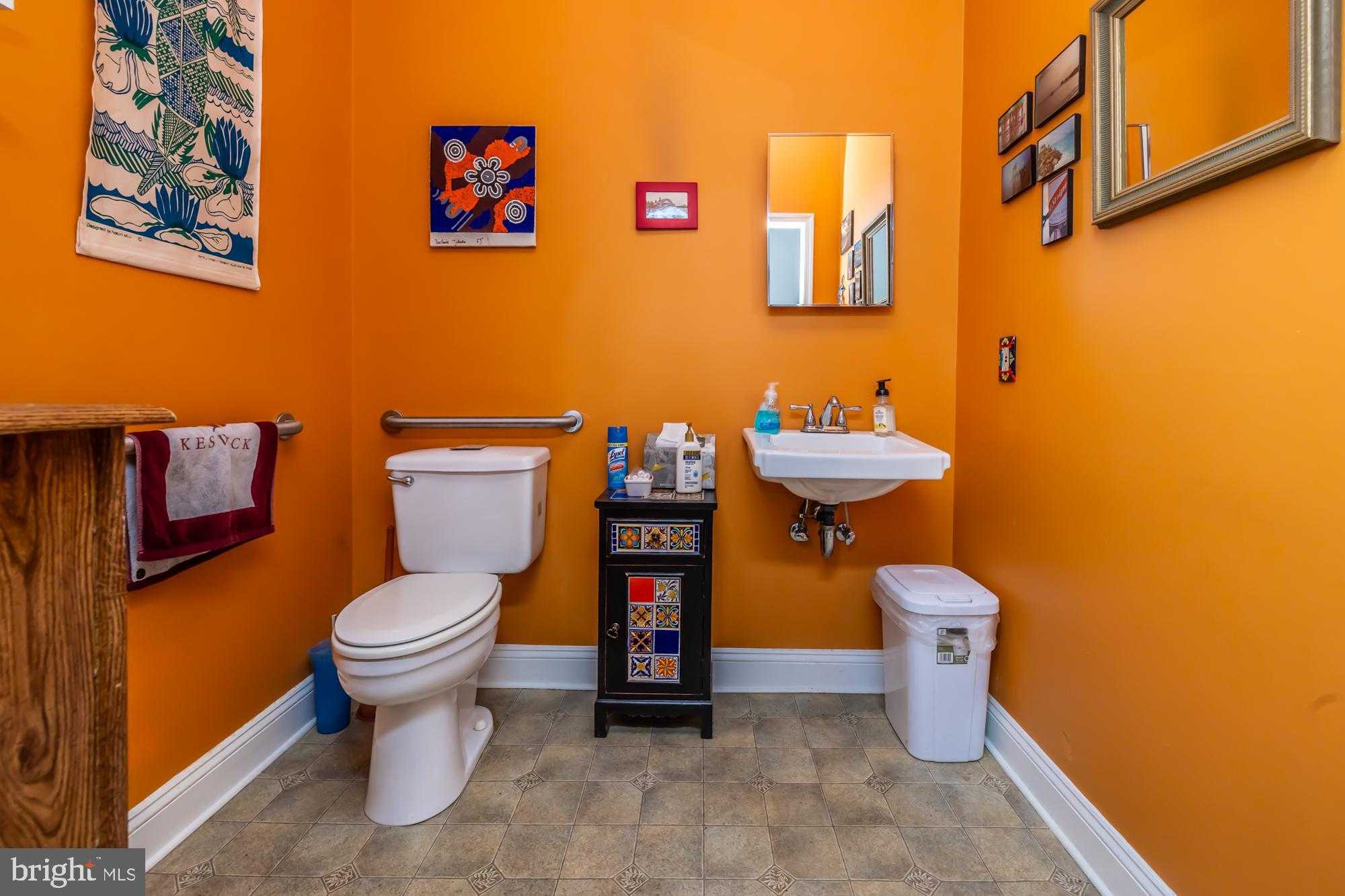 107 W State St photo 14