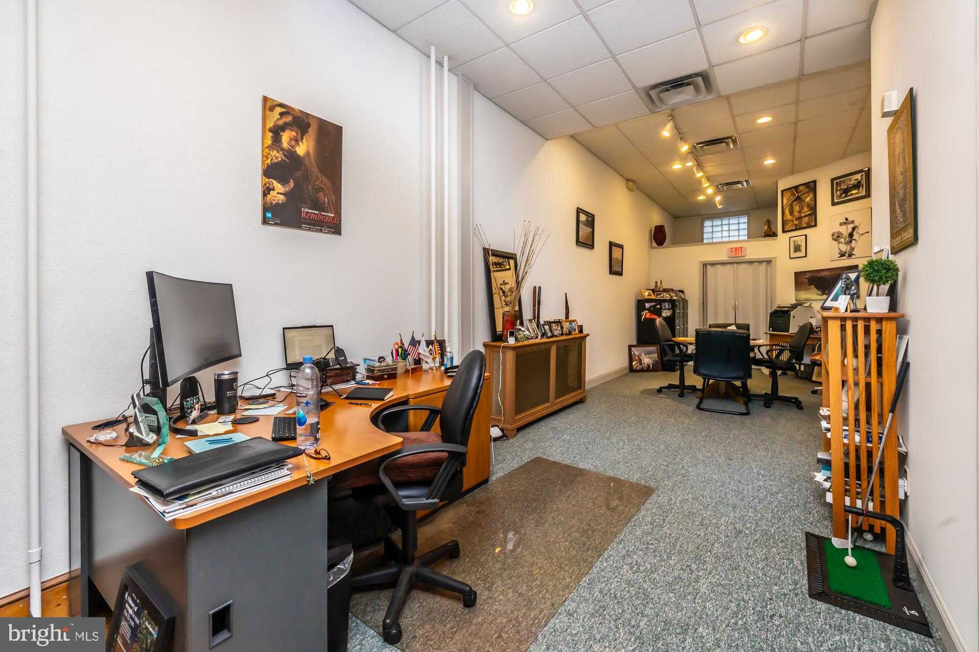 107 W State St photo 15