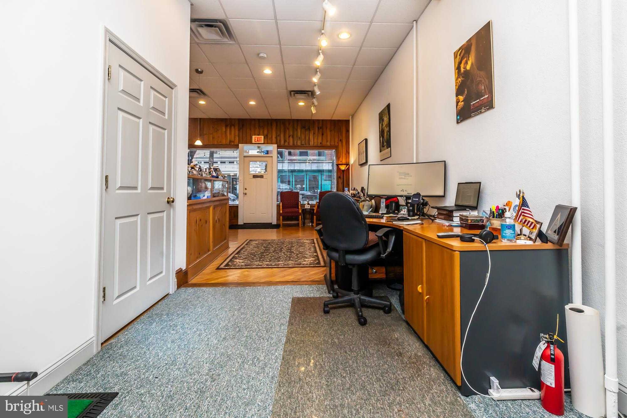 107 W State St photo 16