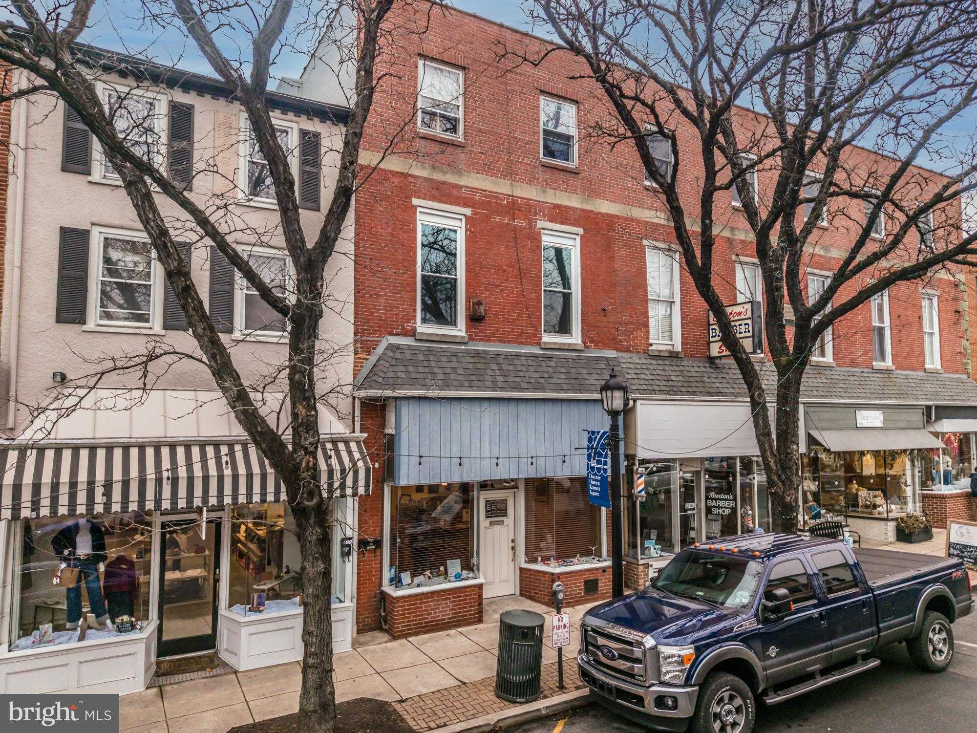 107 W State St photo 2