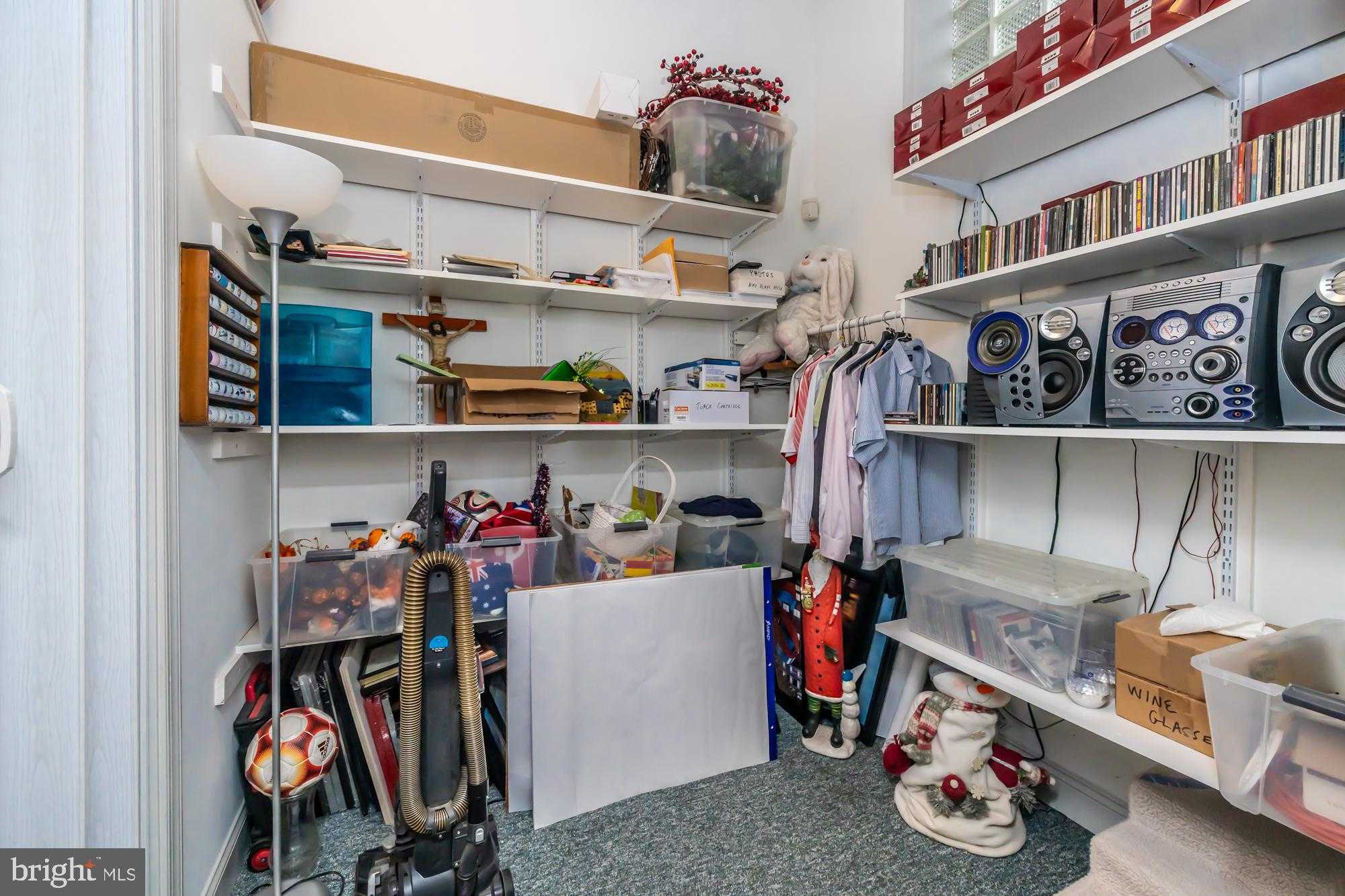 107 W State St photo 23