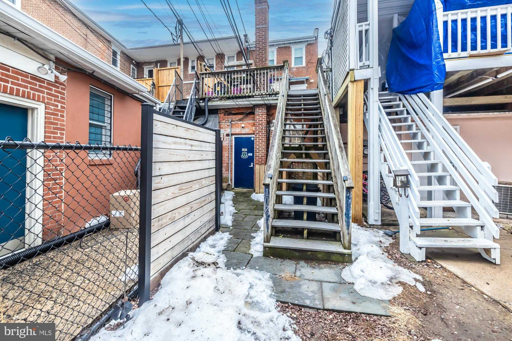 107 W State St photo 24