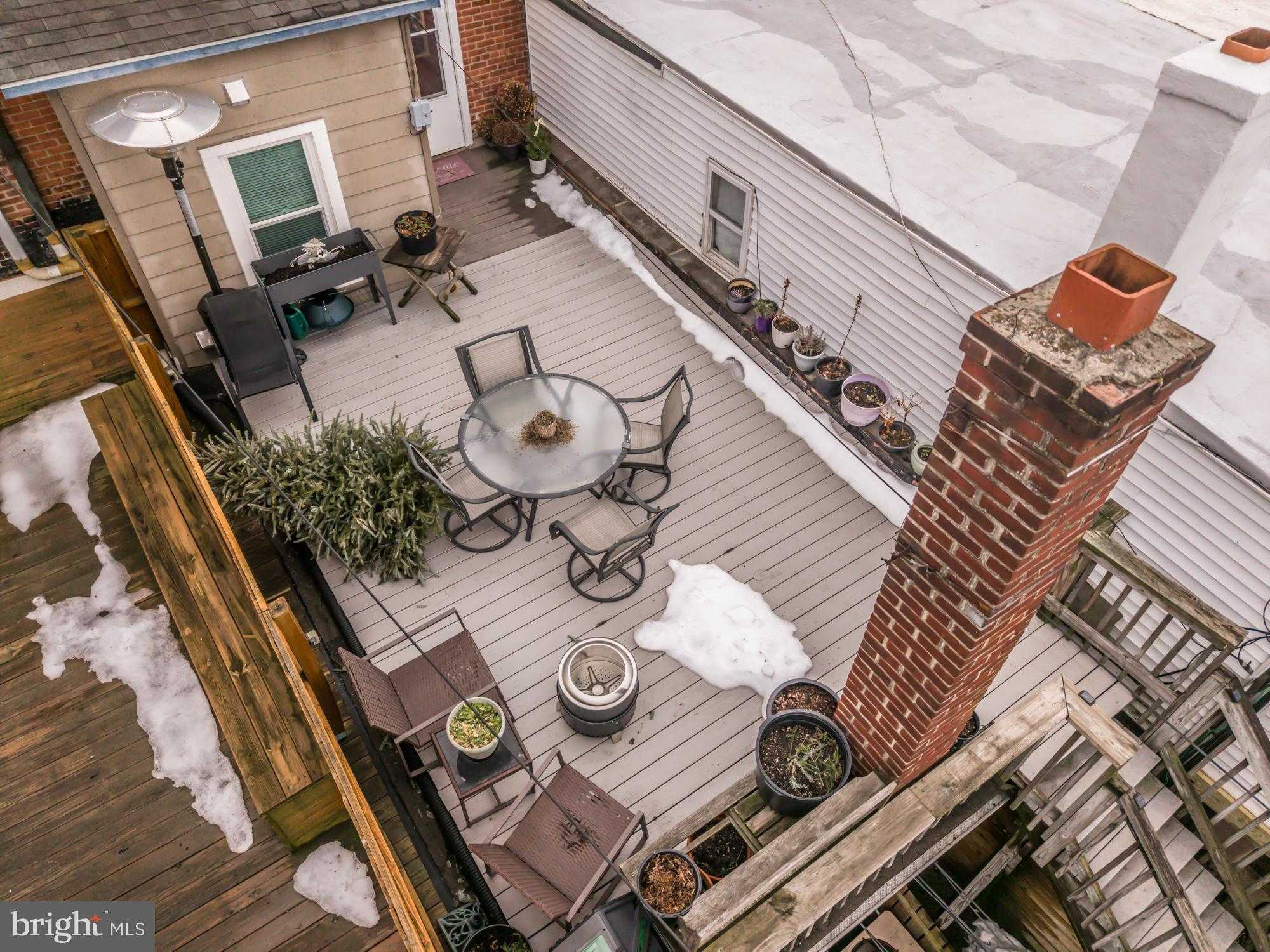 107 W State St photo 25