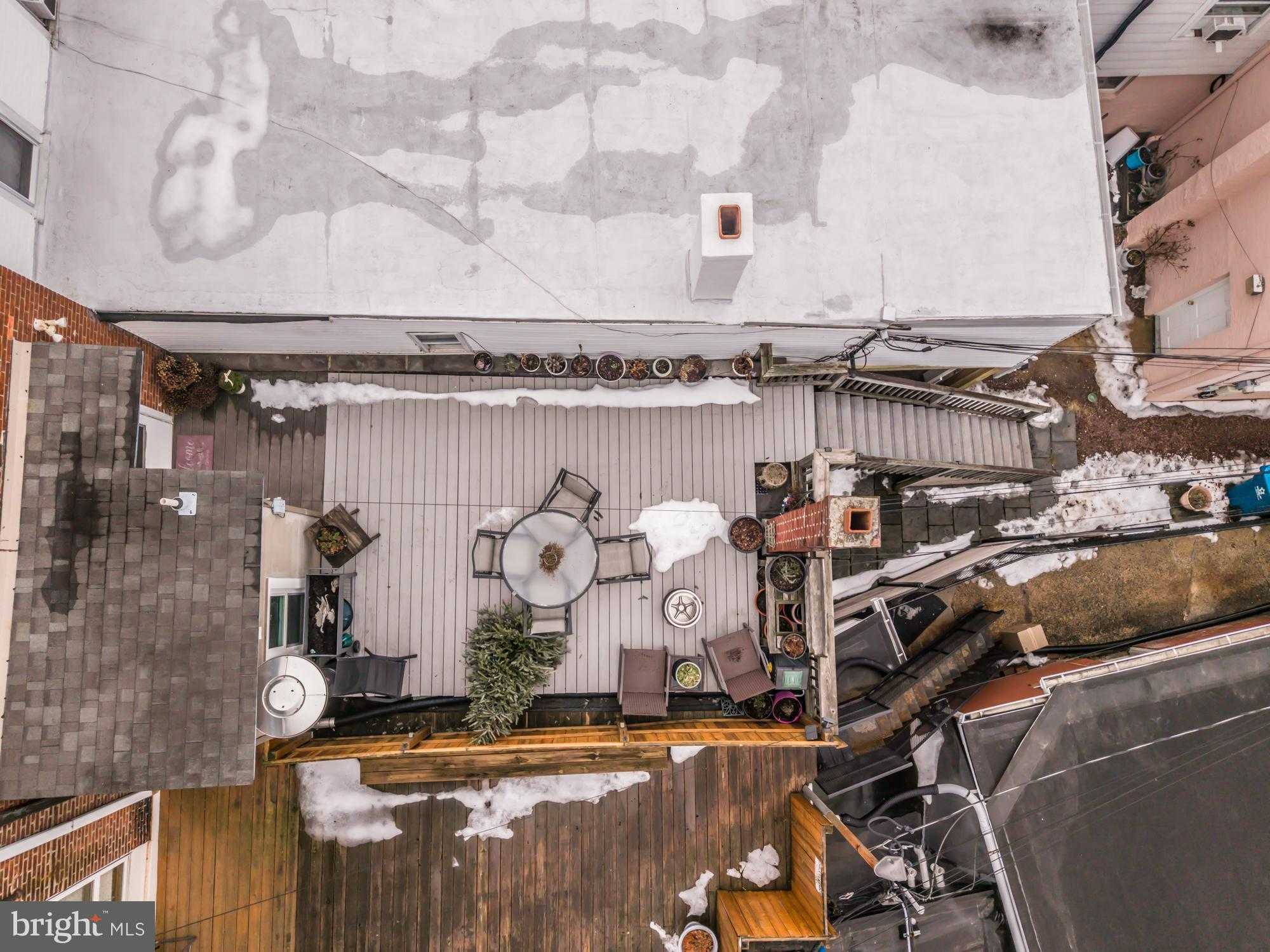 107 W State St photo 26