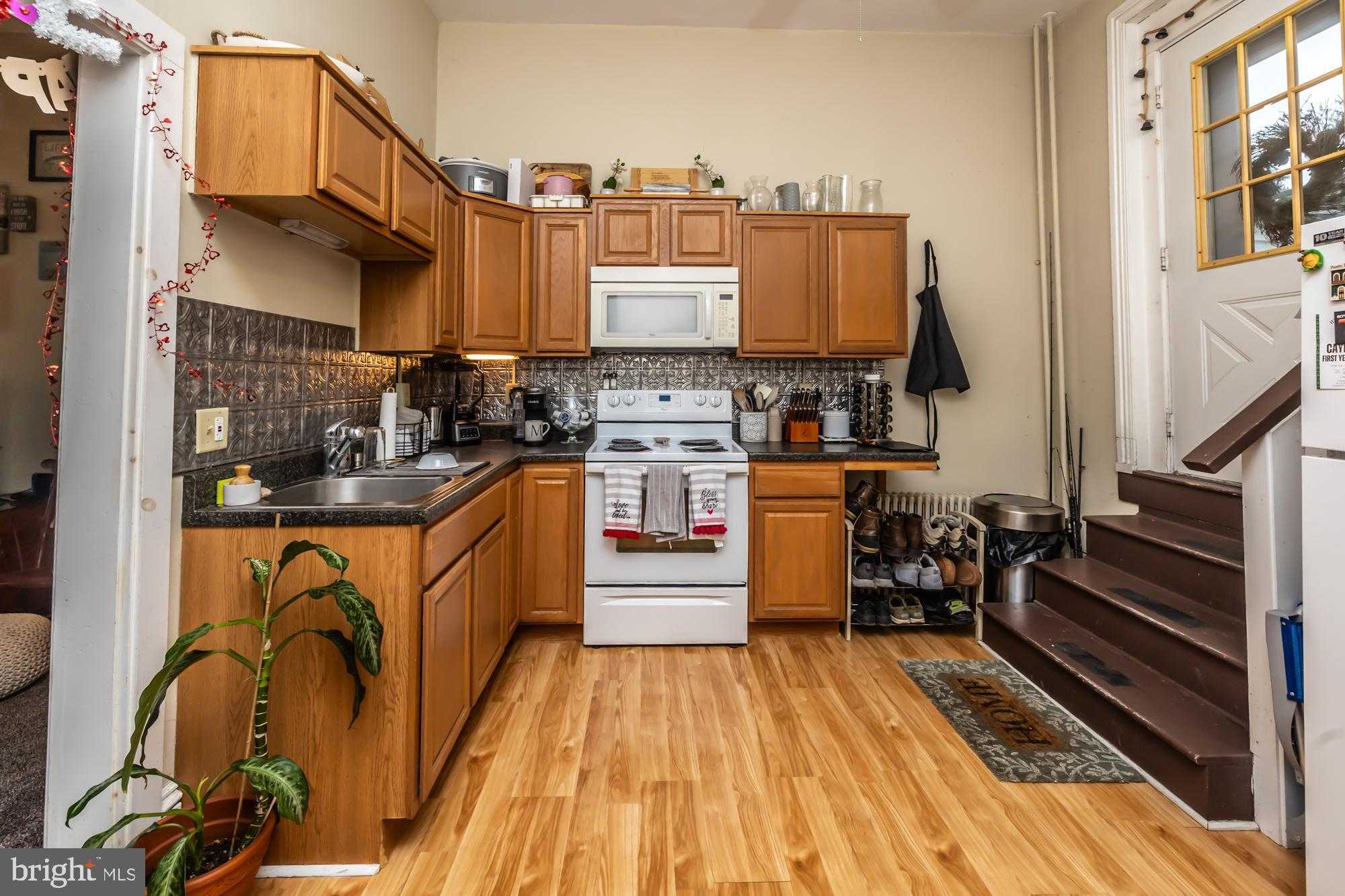 107 W State St photo 37