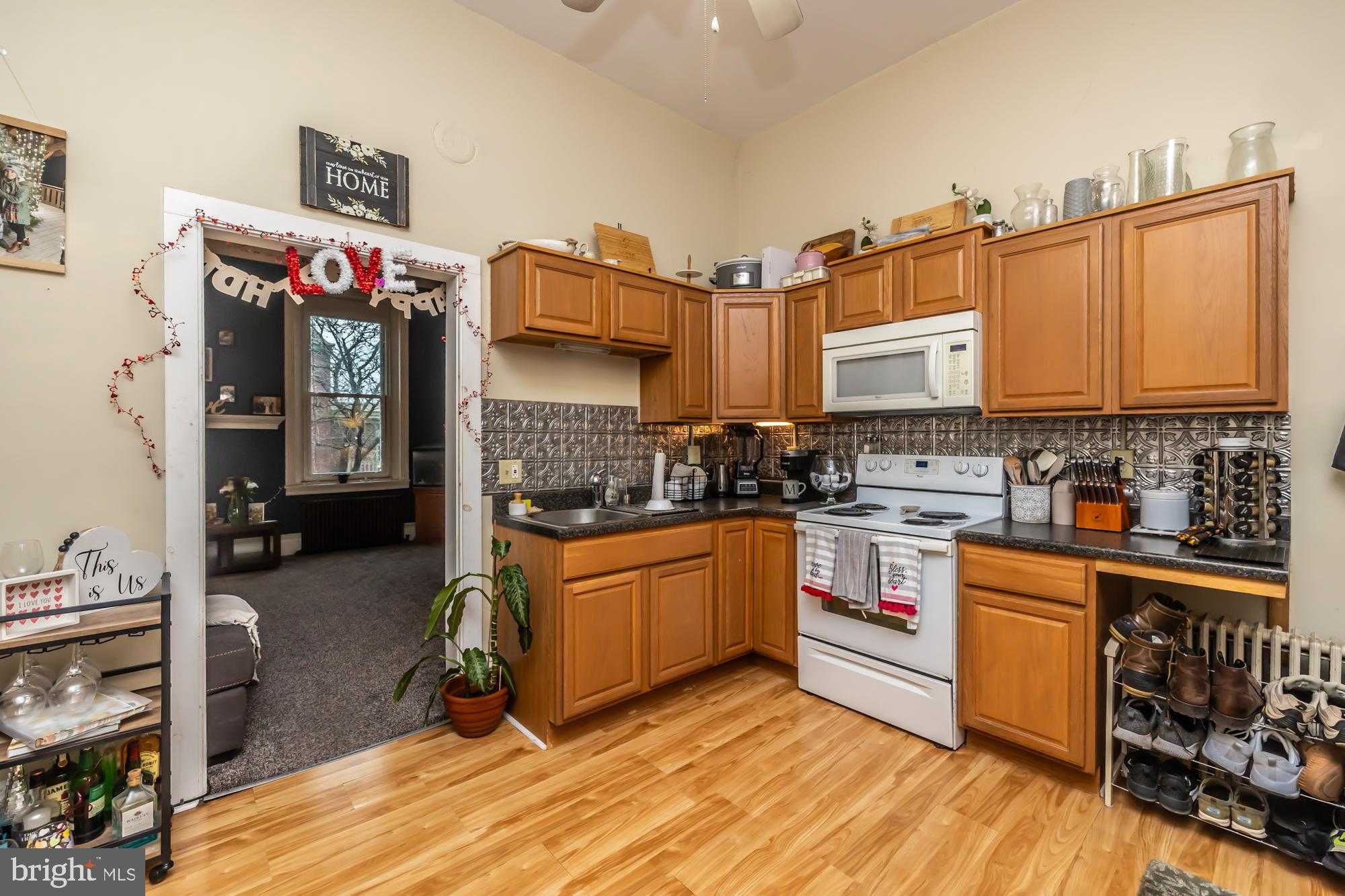 107 W State St photo 38