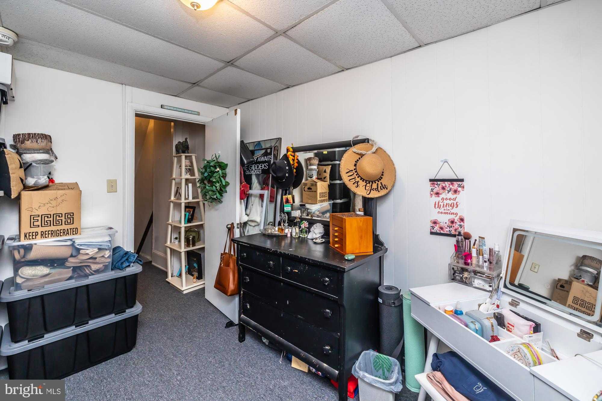 107 W State St photo 48