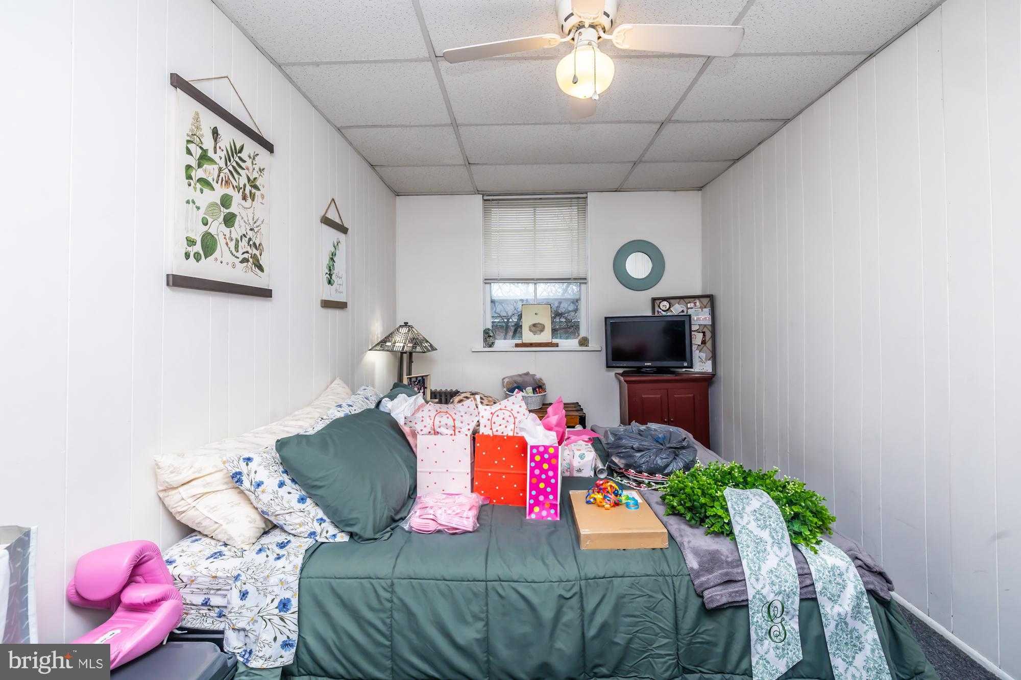 107 W State St photo 50