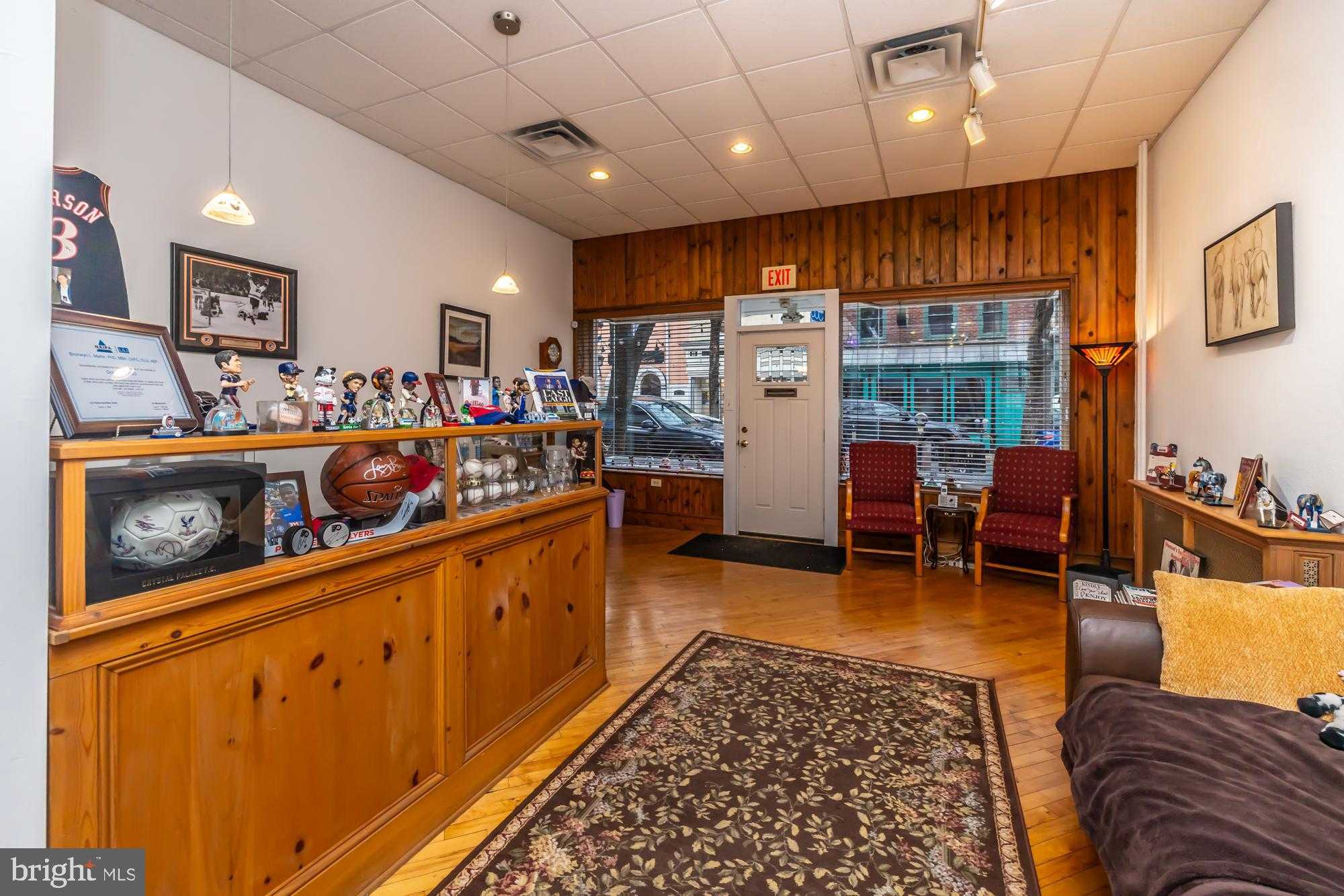 107 W State St photo 9