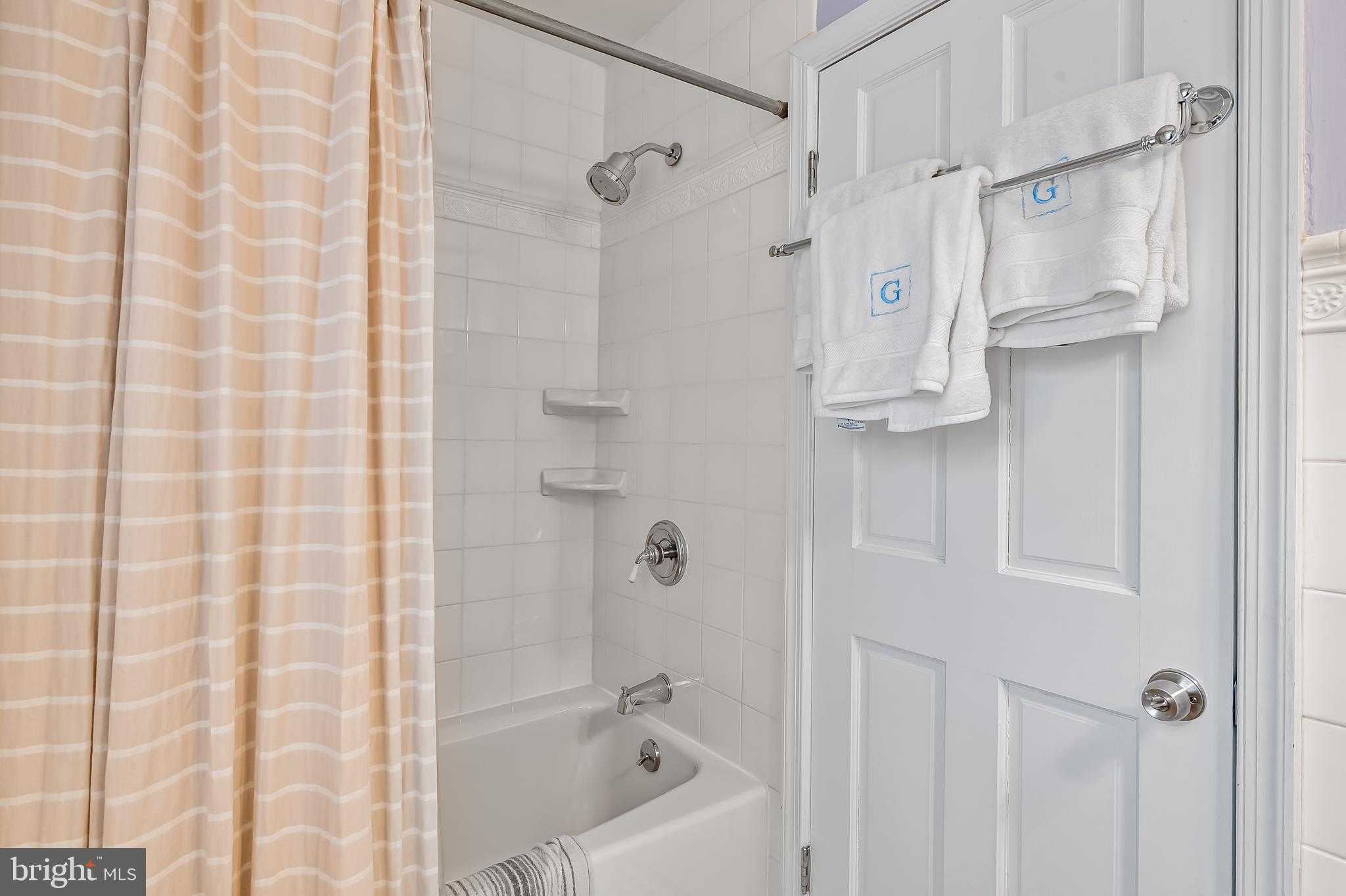 5700 Greenleaf Rd photo 26