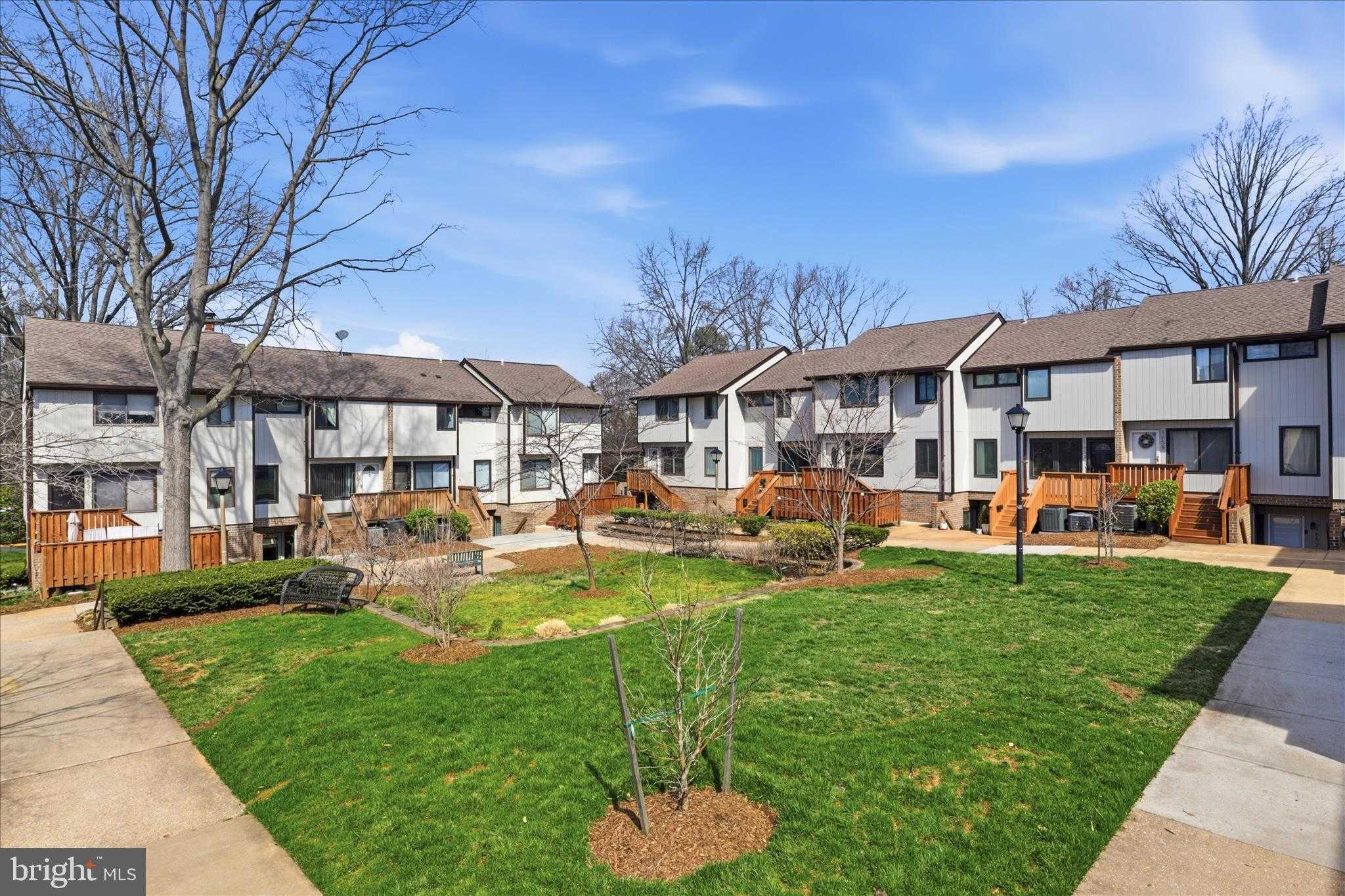 1669 Westwind Way photo 2