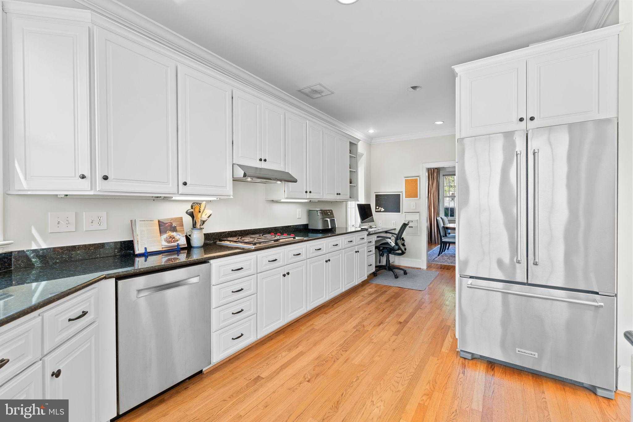 2316 S Arlington Ridge Rd photo 22