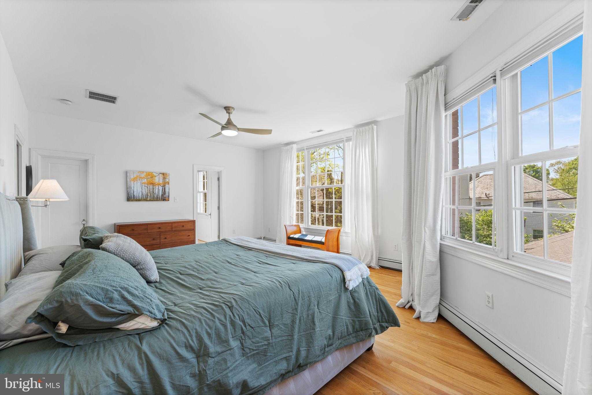 2316 S Arlington Ridge Rd photo 31