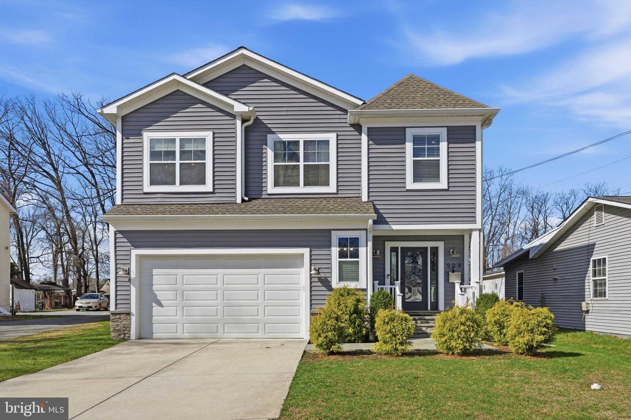 908 N Stonestreet Ave