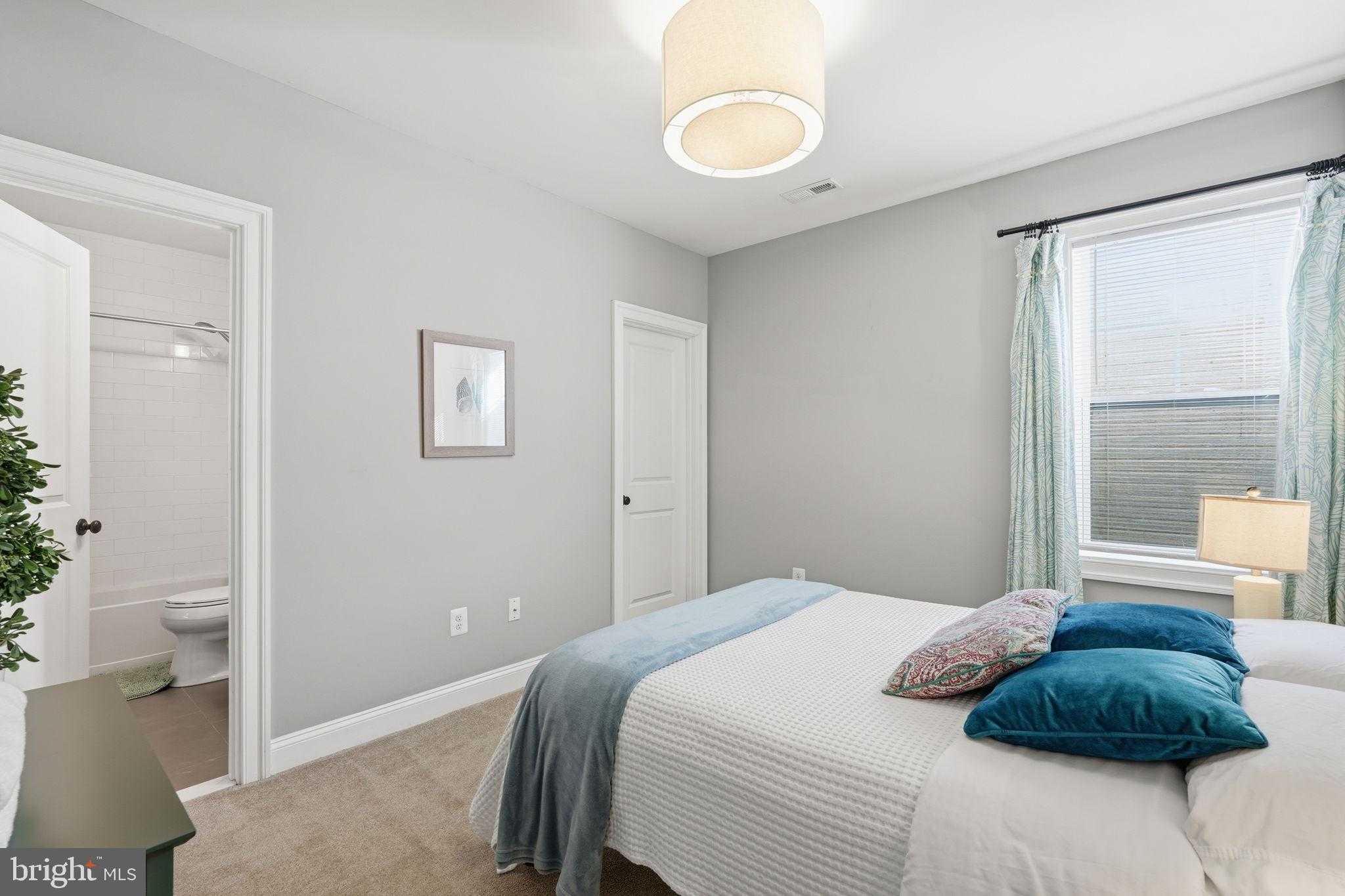 908 N Stonestreet Ave photo 24