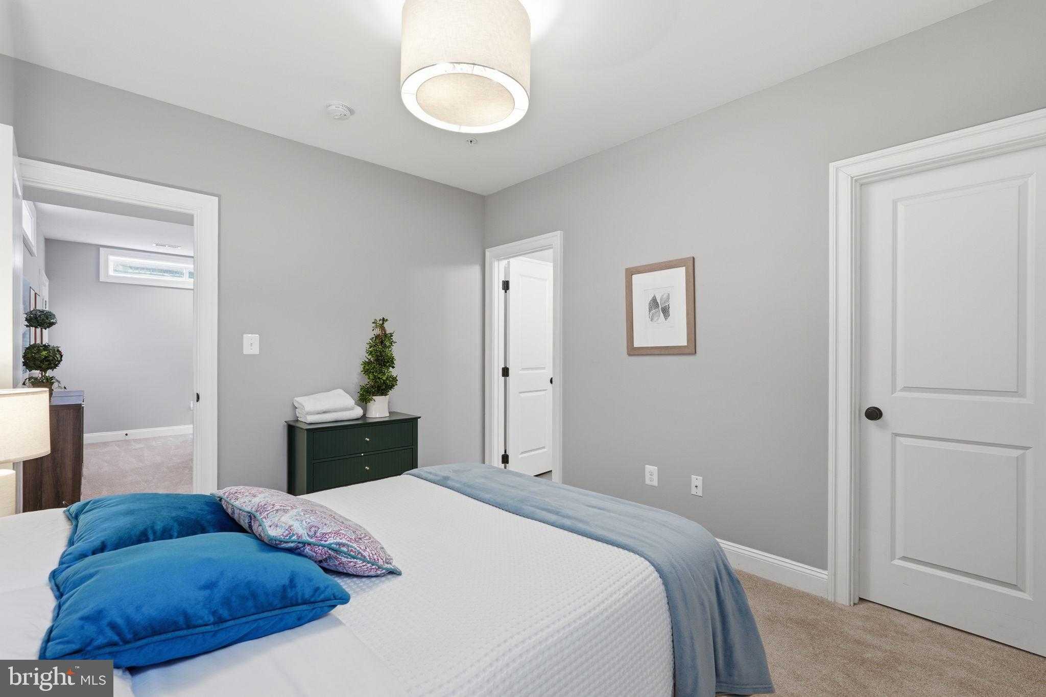 908 N Stonestreet Ave photo 26