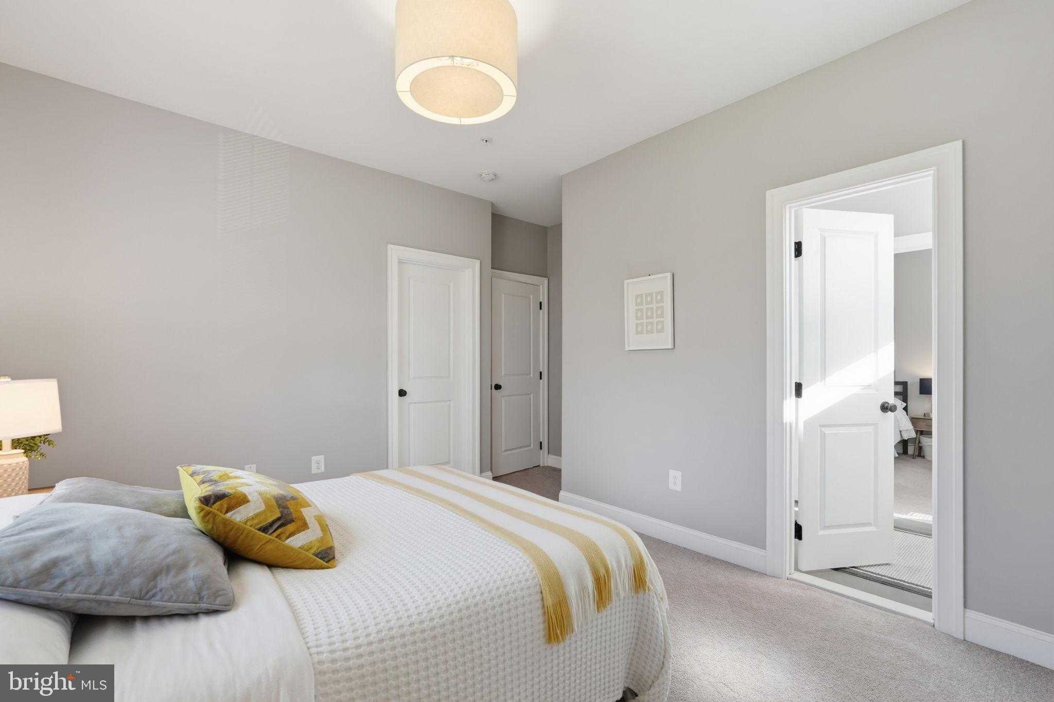 908 N Stonestreet Ave photo 37