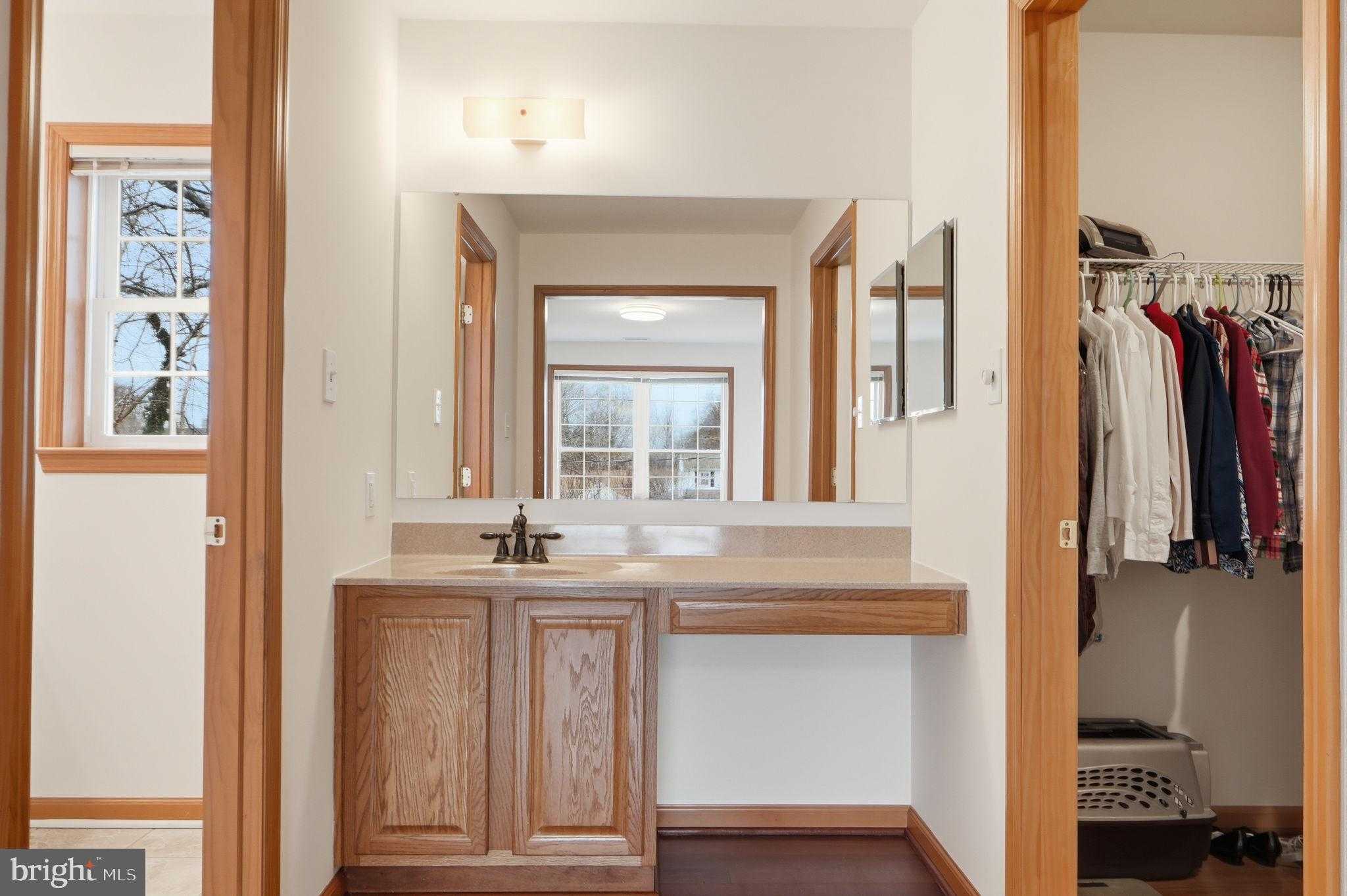 5566 Franklin Blvd photo 27