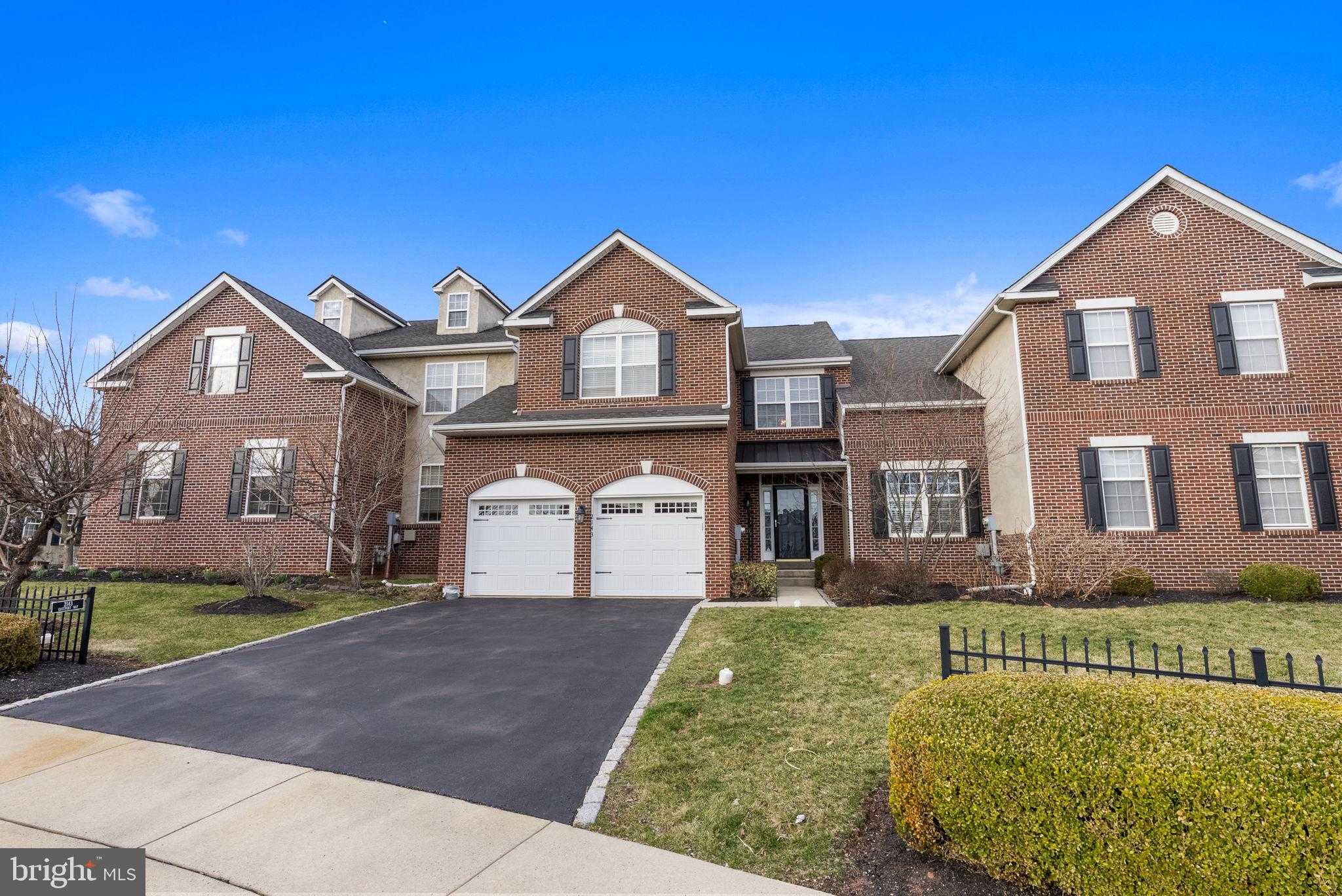 2143 Eastport Way photo 2