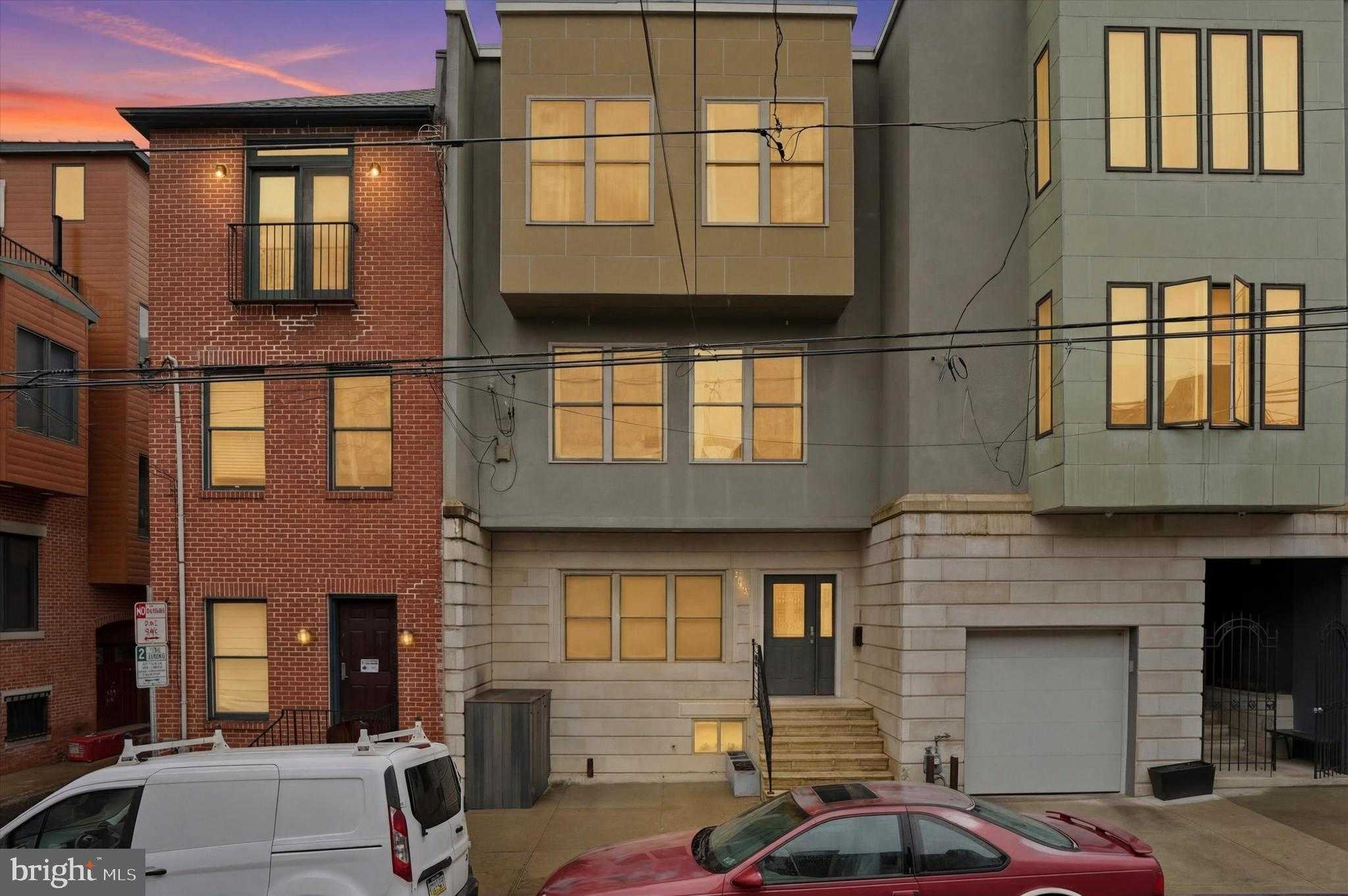 1011 N Orianna St photo 2