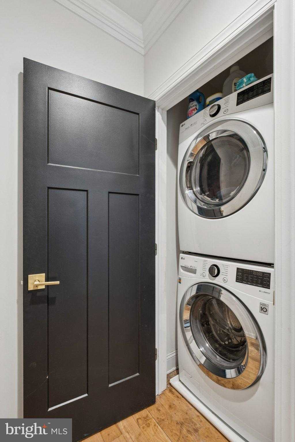 309 Greenwich St photo 27