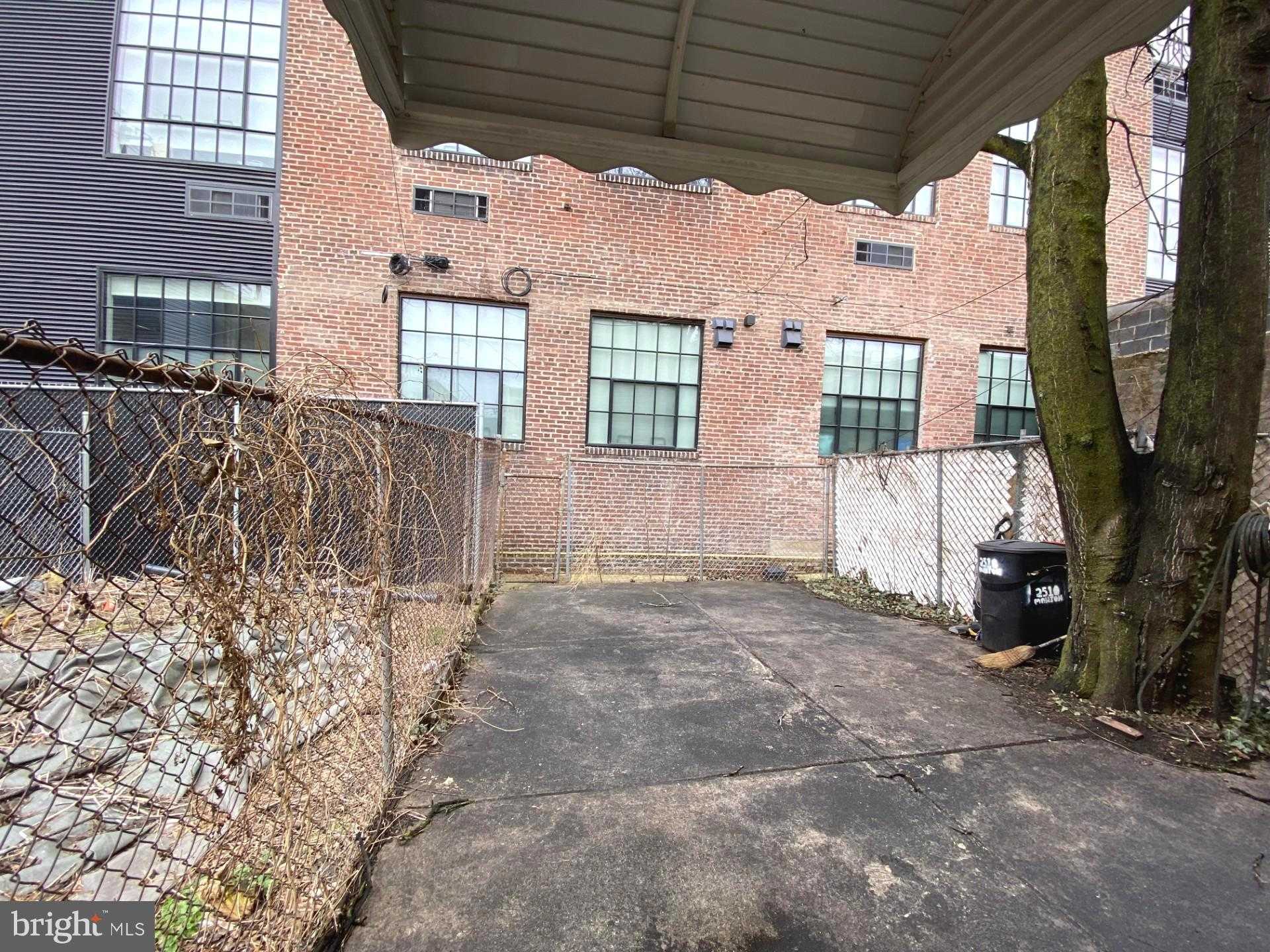 2510 Manton St photo 23