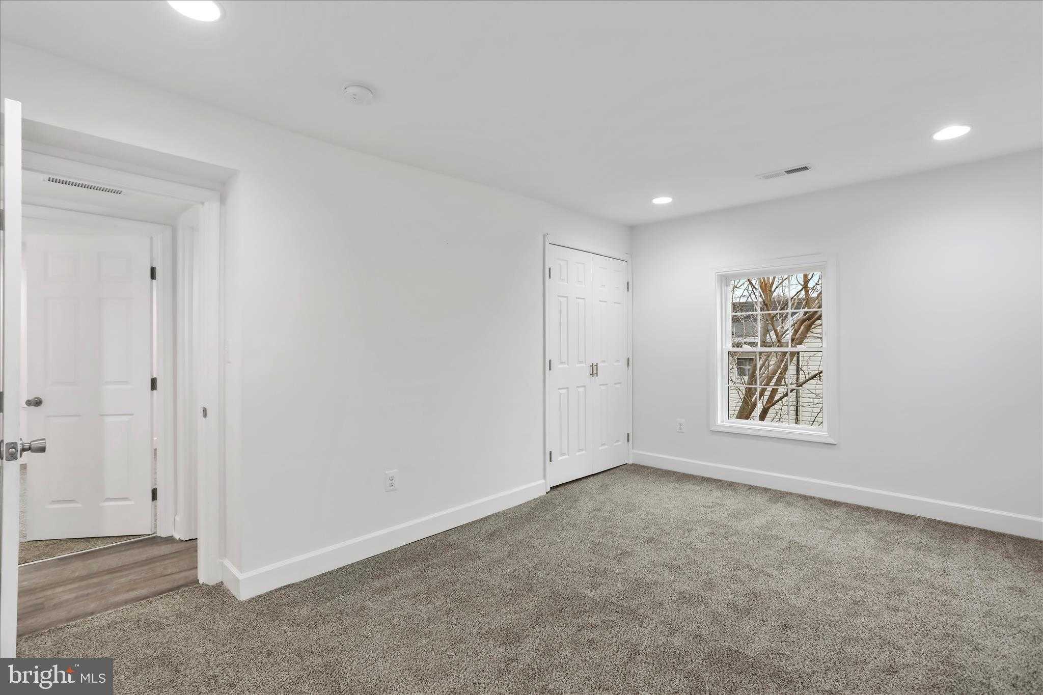 674 Winchester Ave photo 7