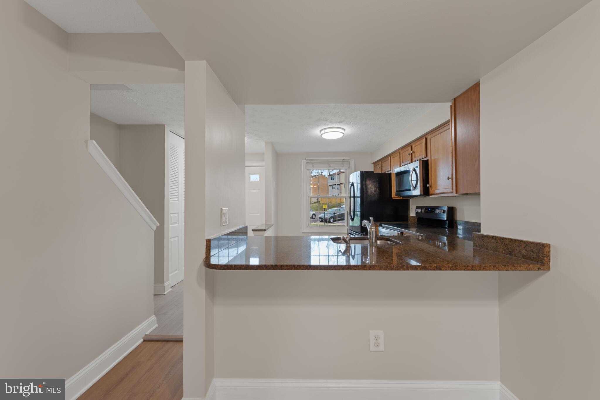 1656 Thenia Pl photo 11