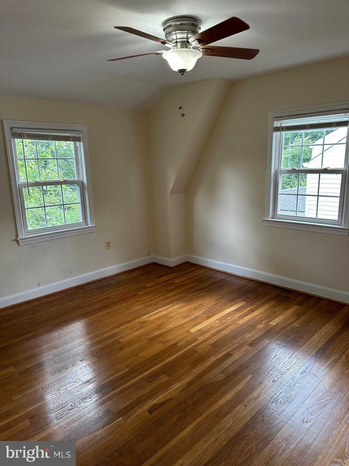 5816 Greenlawn Dr photo 13