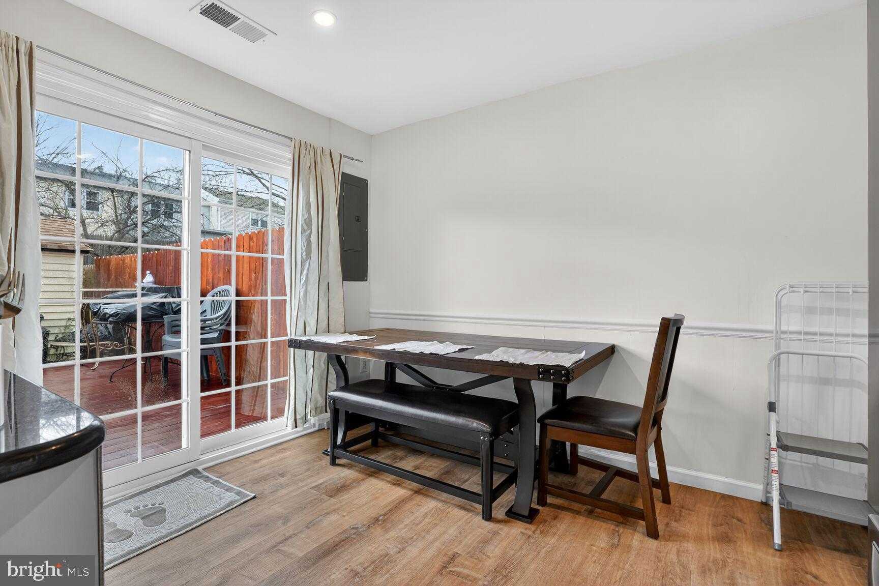 12306 Woodlawn CT photo 5