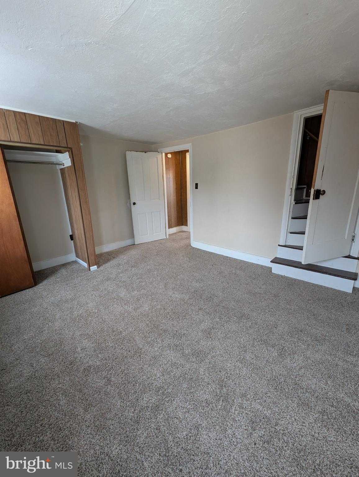 541 Concord Ln photo 13