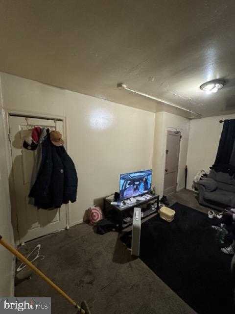 3230 N Lee St photo 2