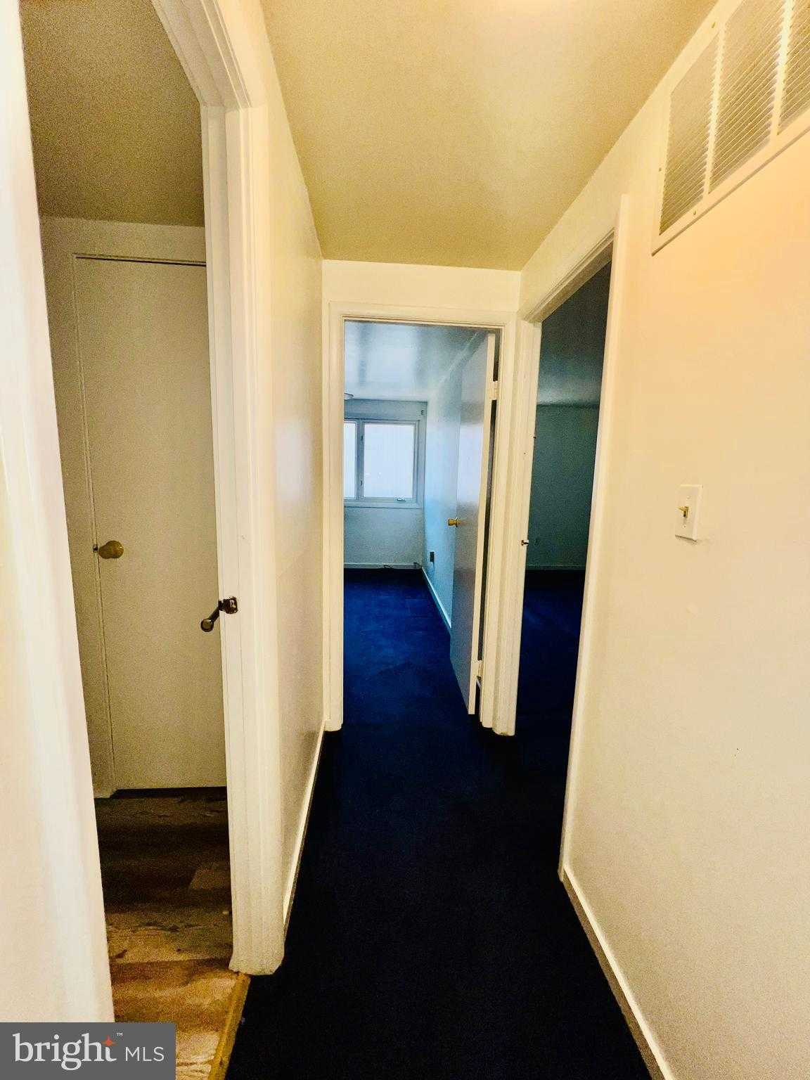 596 West CT photo 35