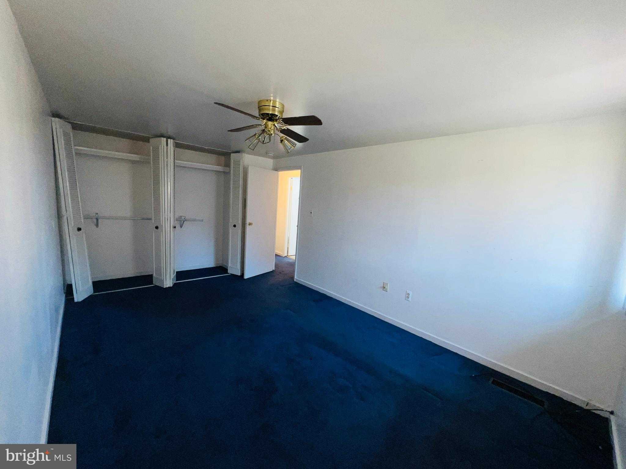 596 West CT photo 41