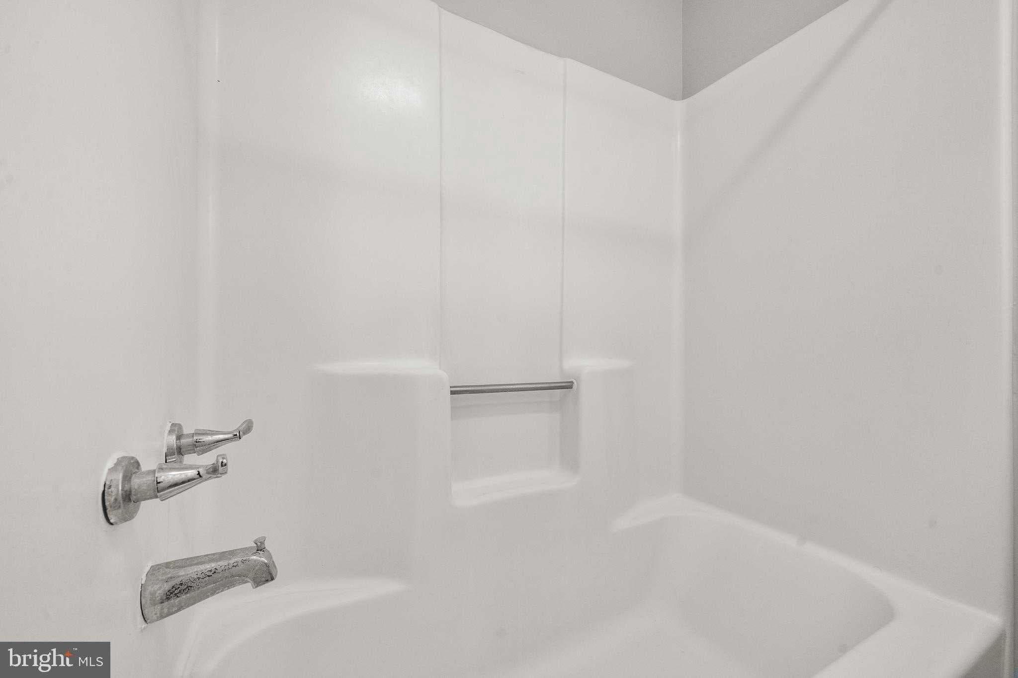 4001 Bittern CT photo 34