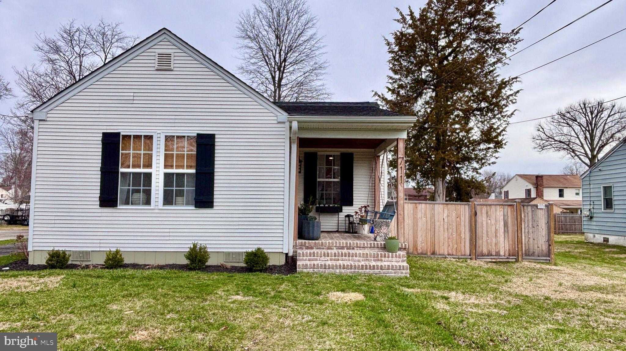 711 Madison Ave photo 2