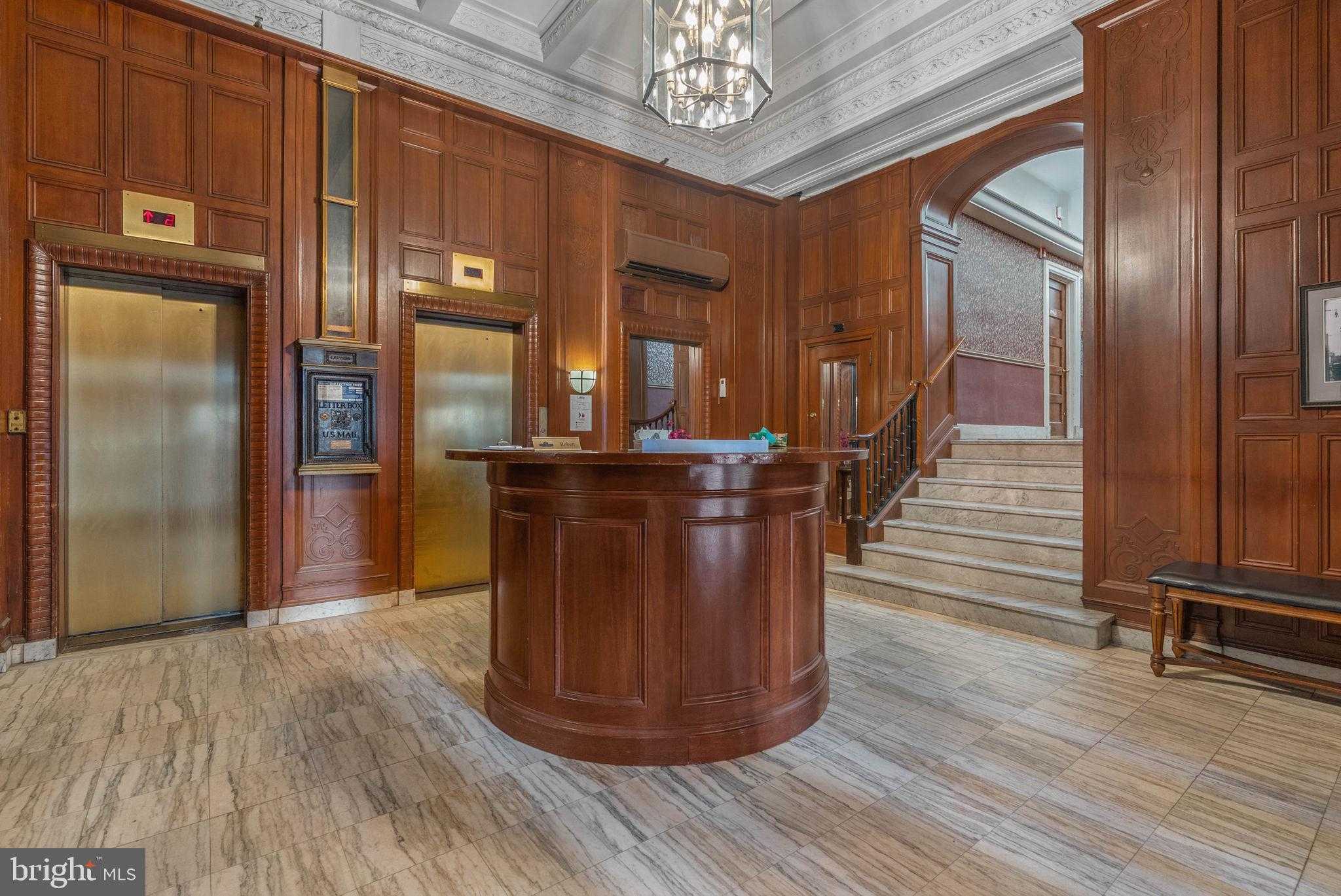 250 S 13th St Apt 12e photo 2