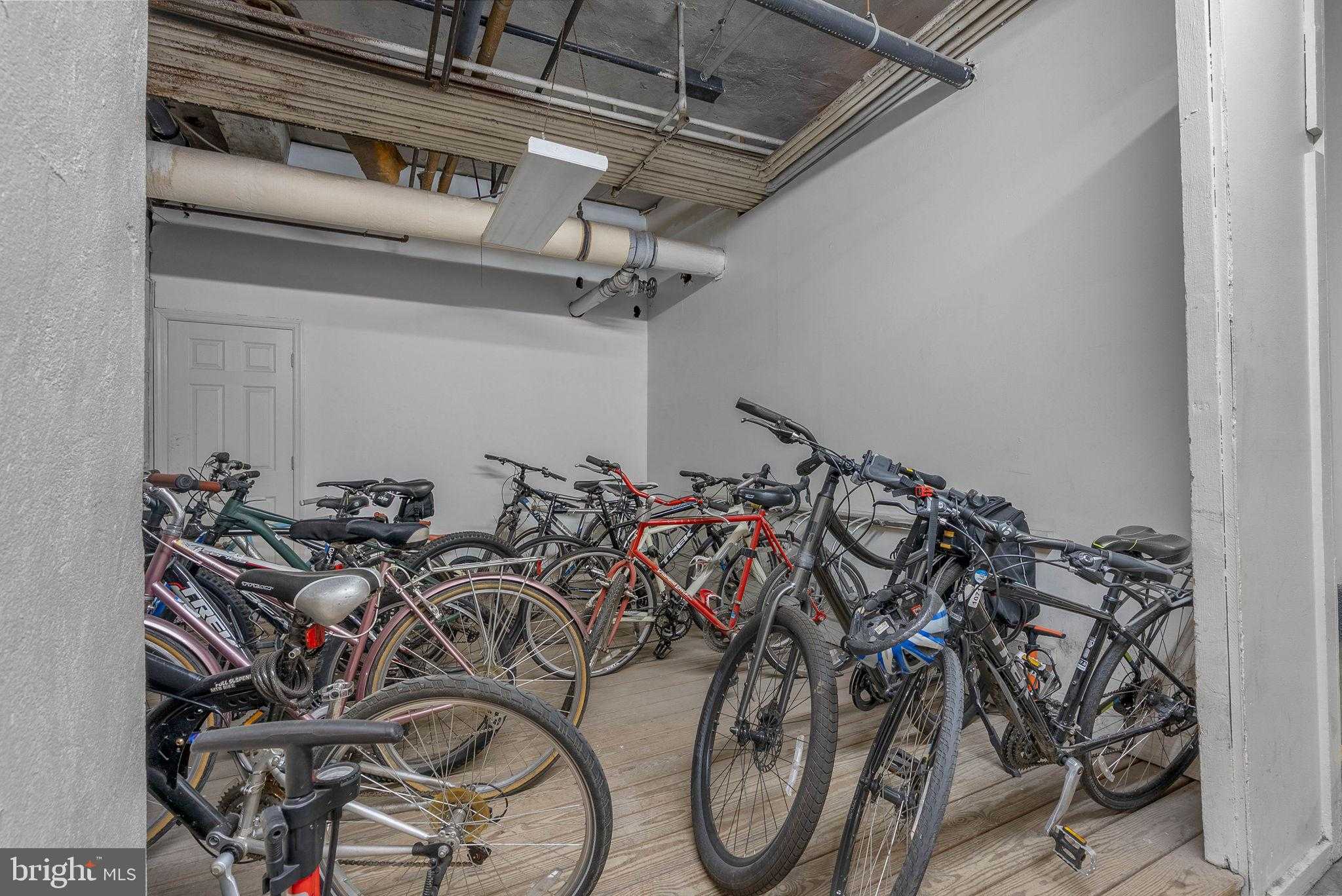 250 S 13th St Apt 12e photo 24