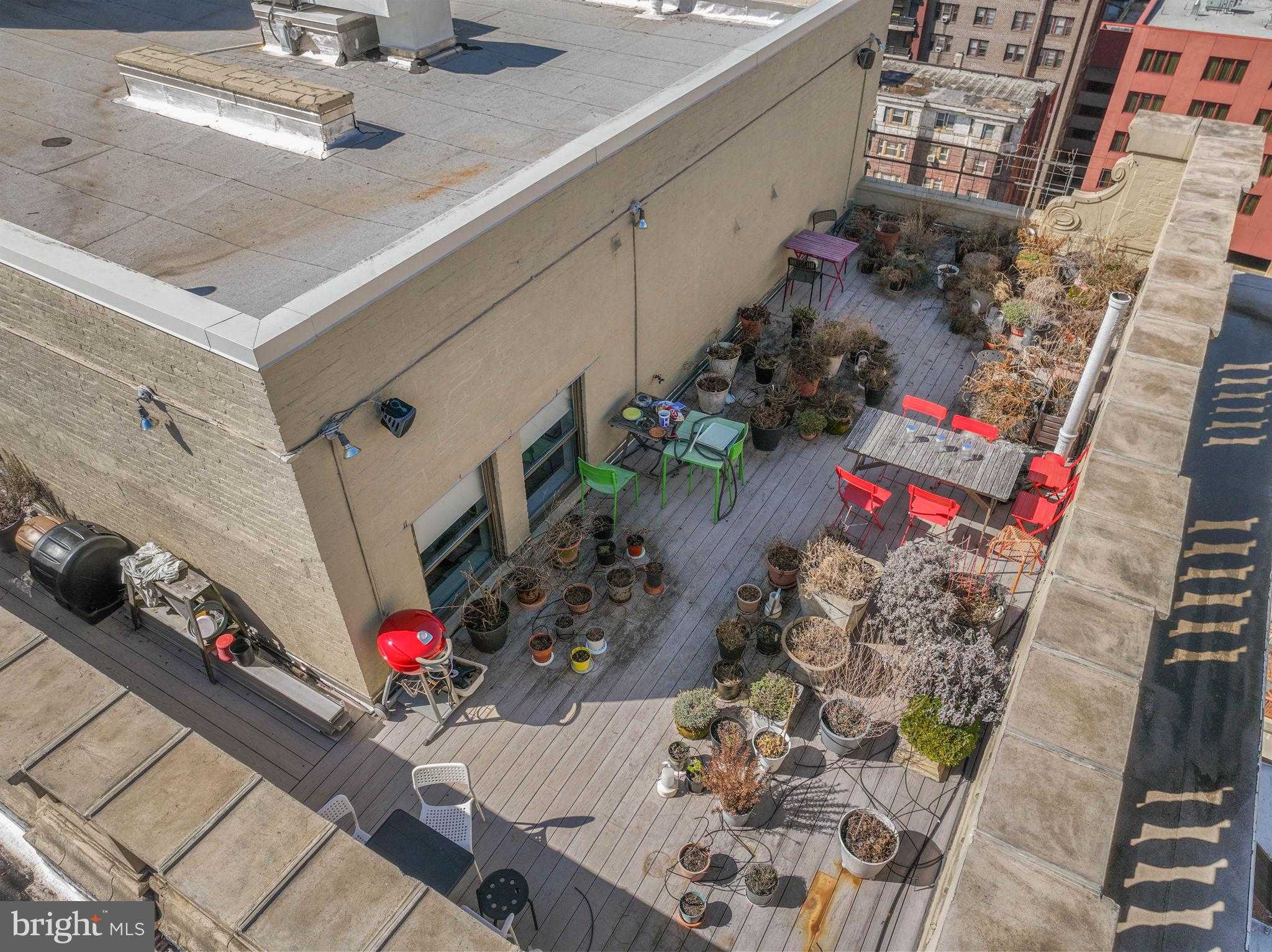 250 S 13th St Apt 12e photo 32