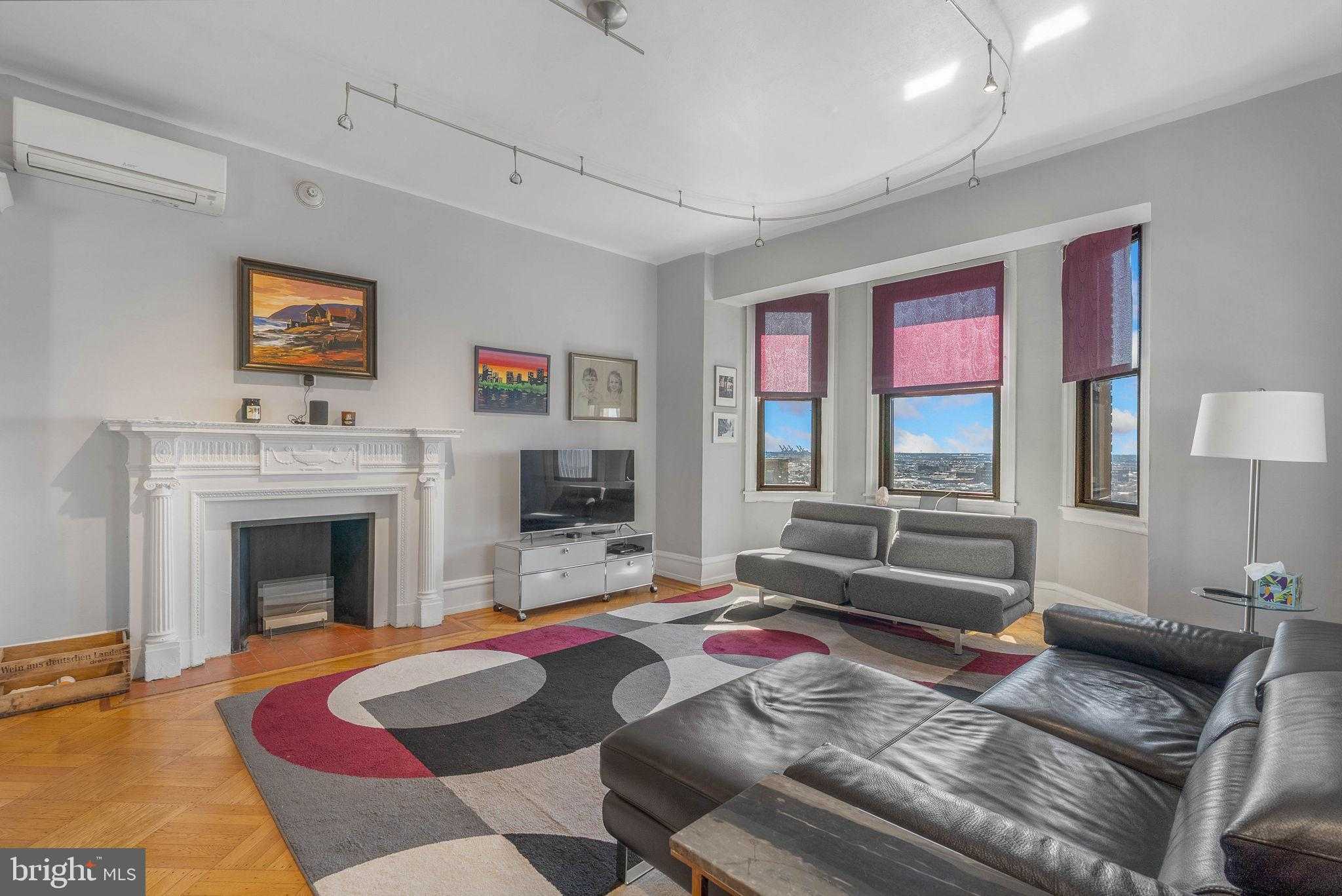 250 S 13th St Apt 12e photo 4