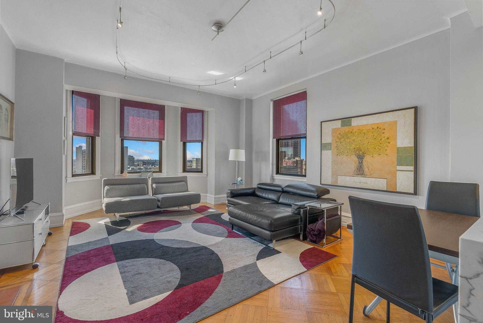 250 S 13th St Apt 12e photo 5