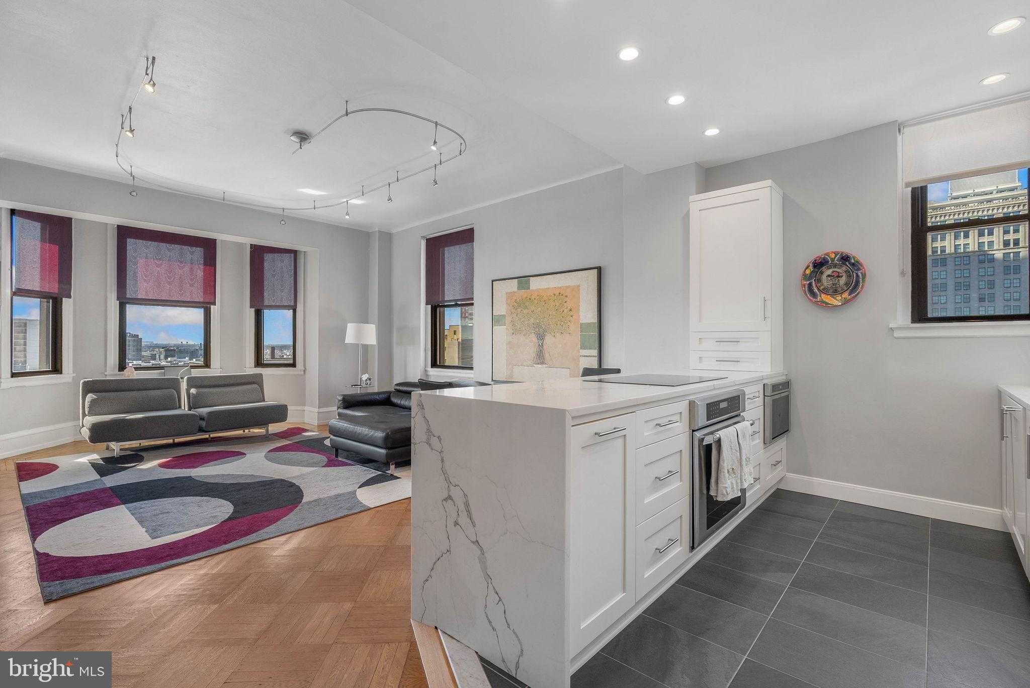 250 S 13th St Apt 12e photo 7