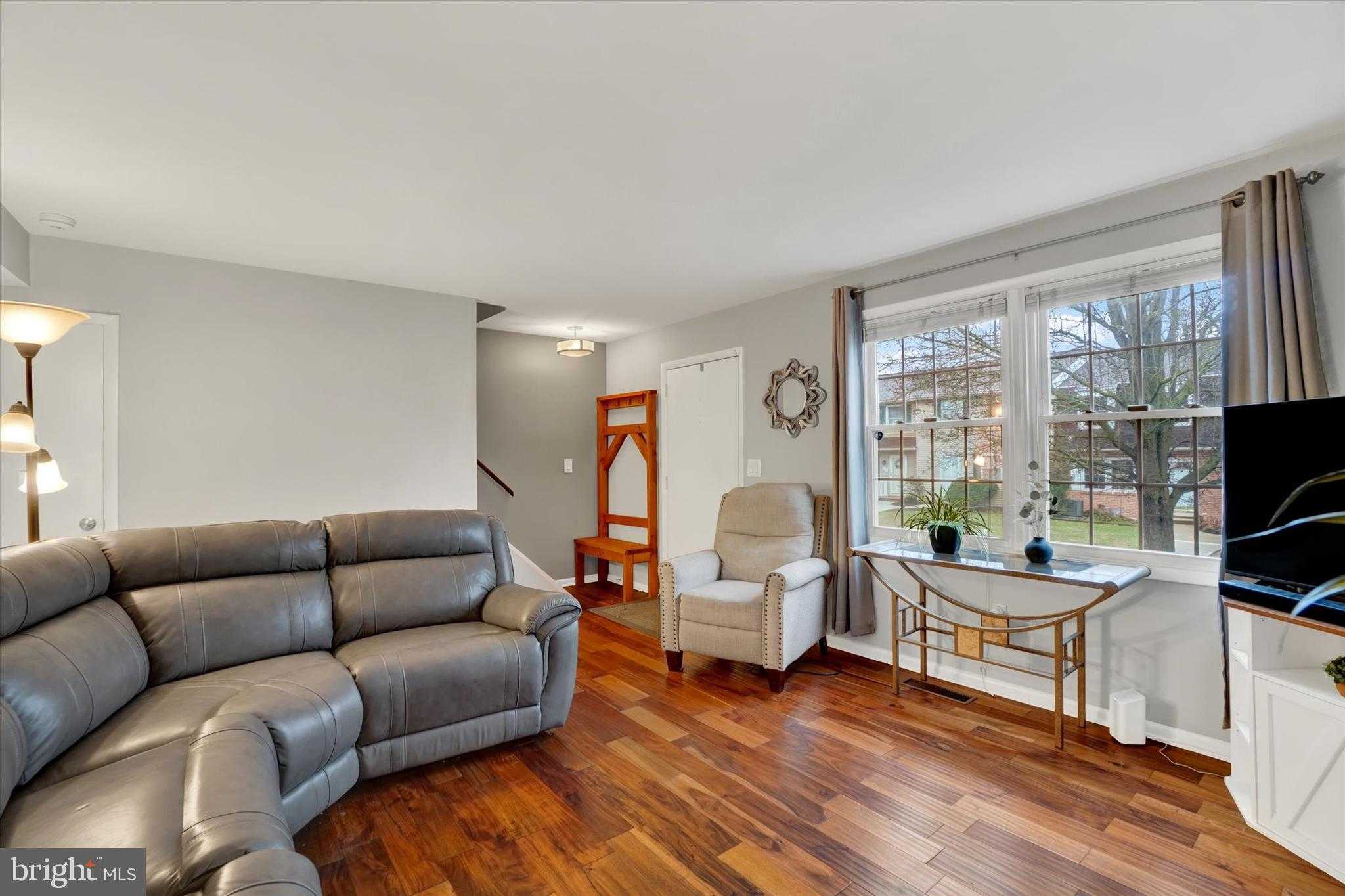 181 Fox Run Dr photo 4