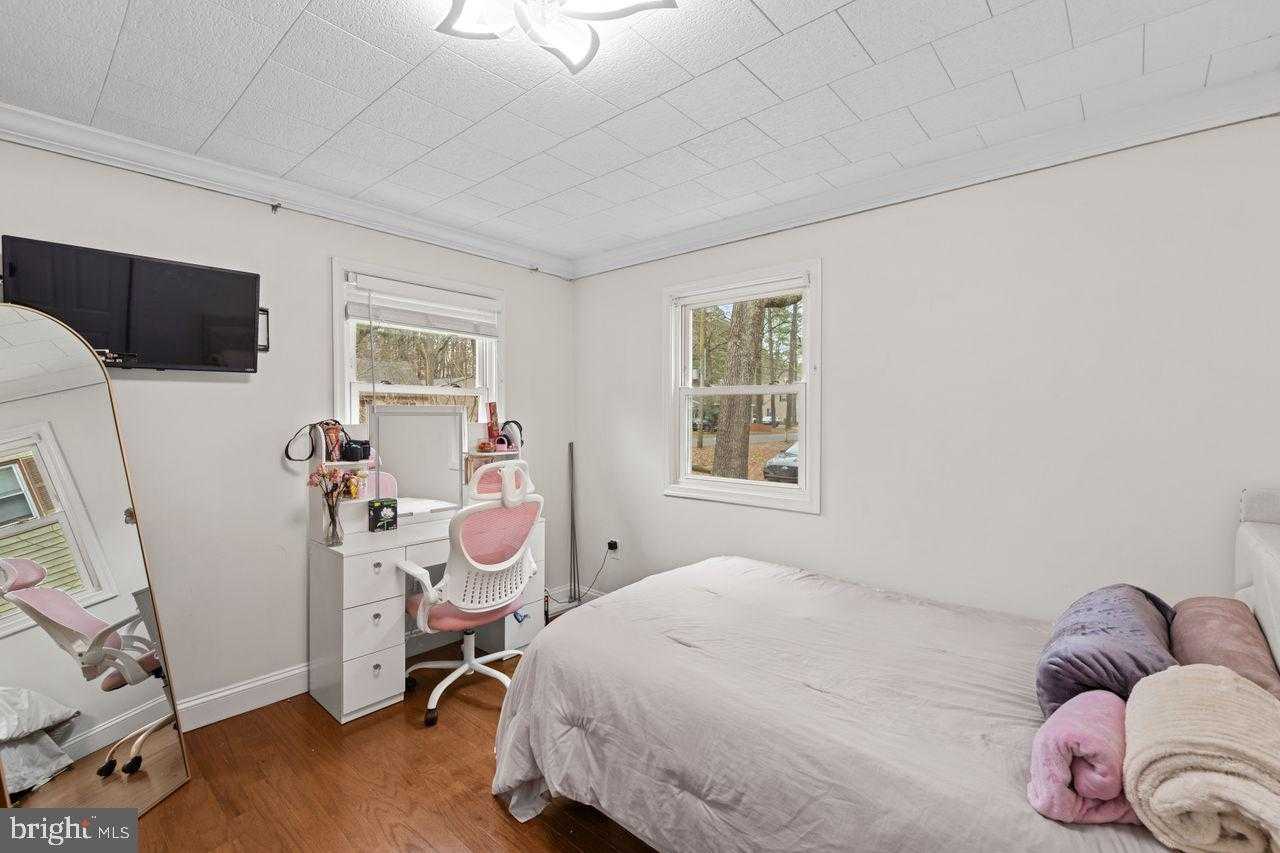 502 Clyde Ave photo 33