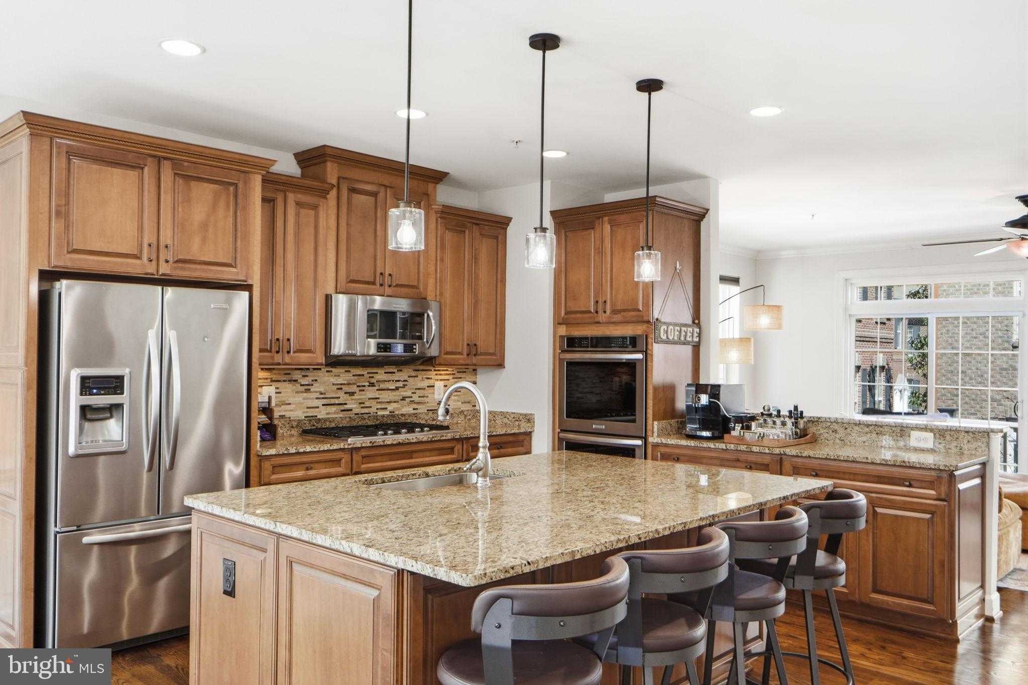 4090 Glendale Way photo 6