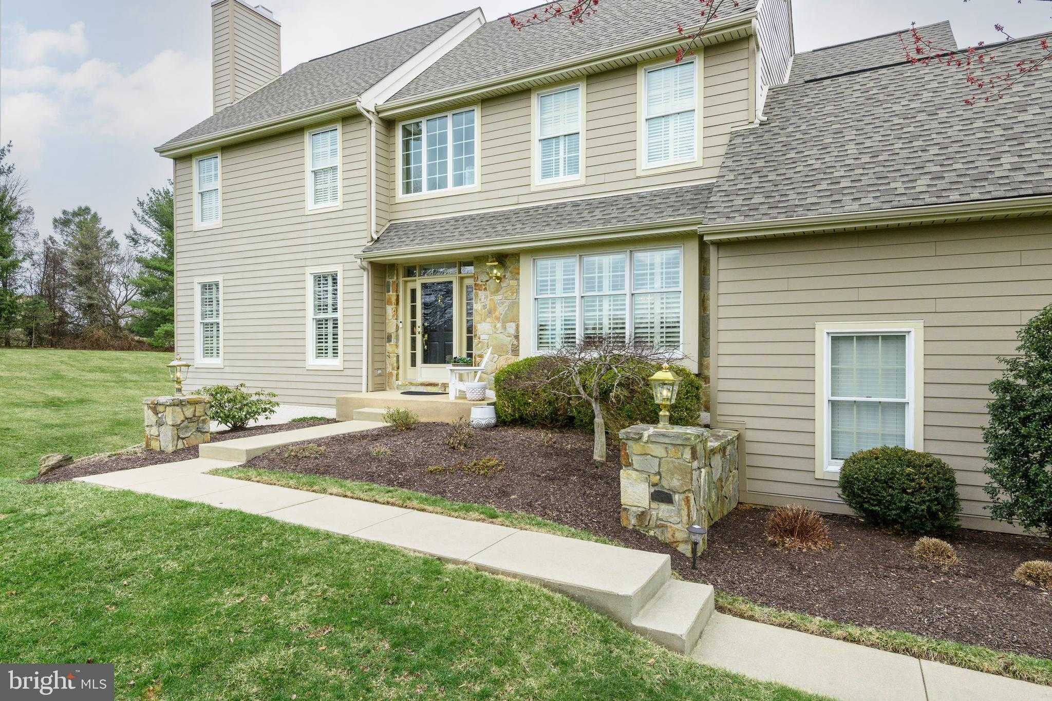 447 Homestead Dr photo 2